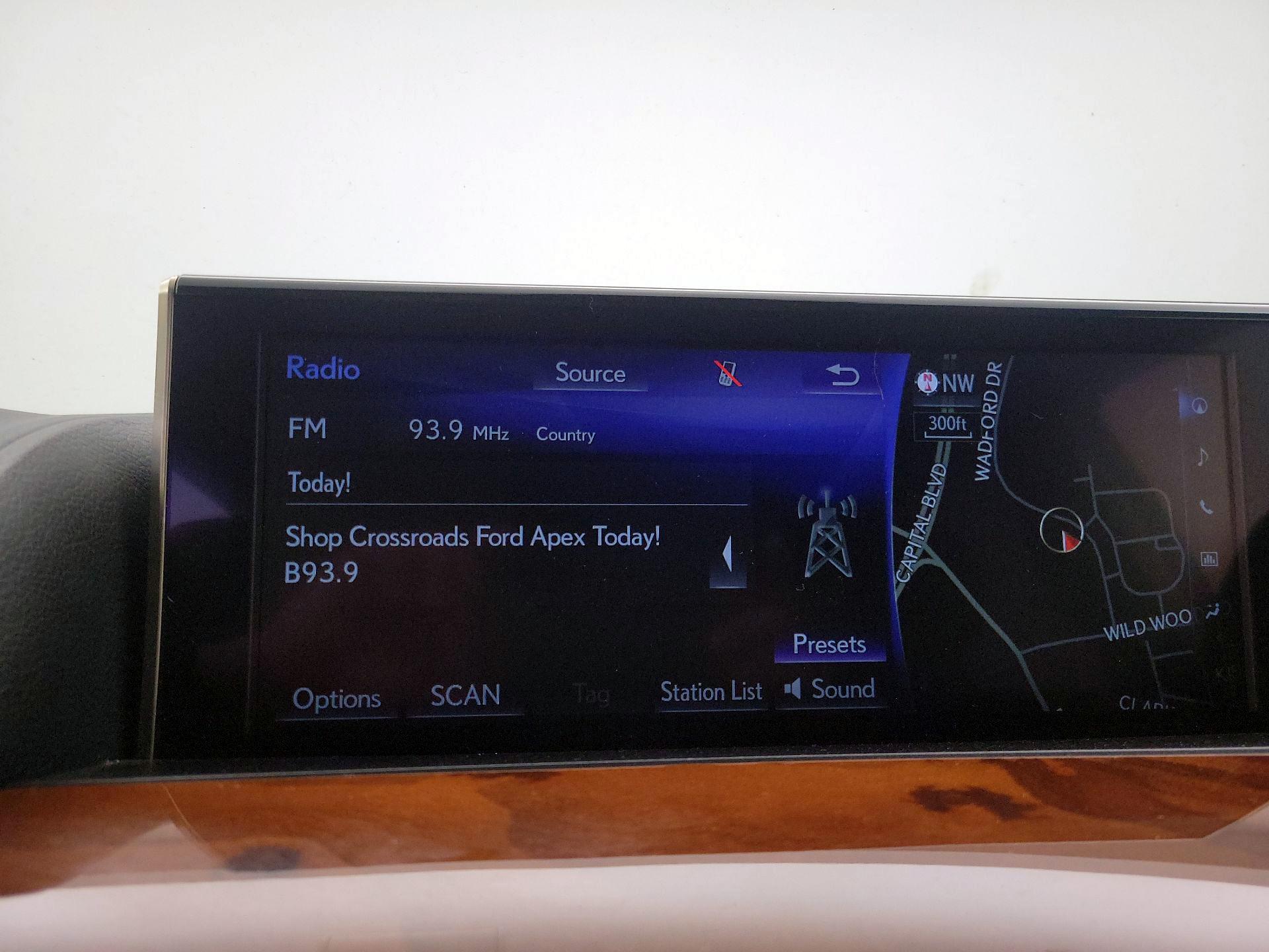 Thumbnail: 2020 Lexus LX - 16