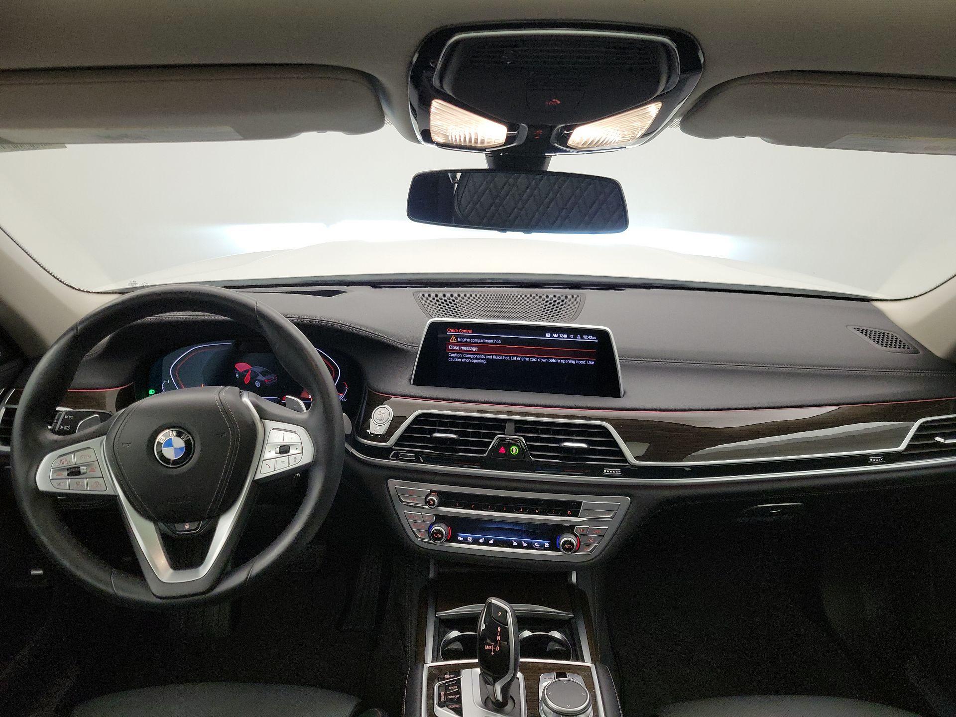 Thumbnail: 2022 BMW 7 Series - 9