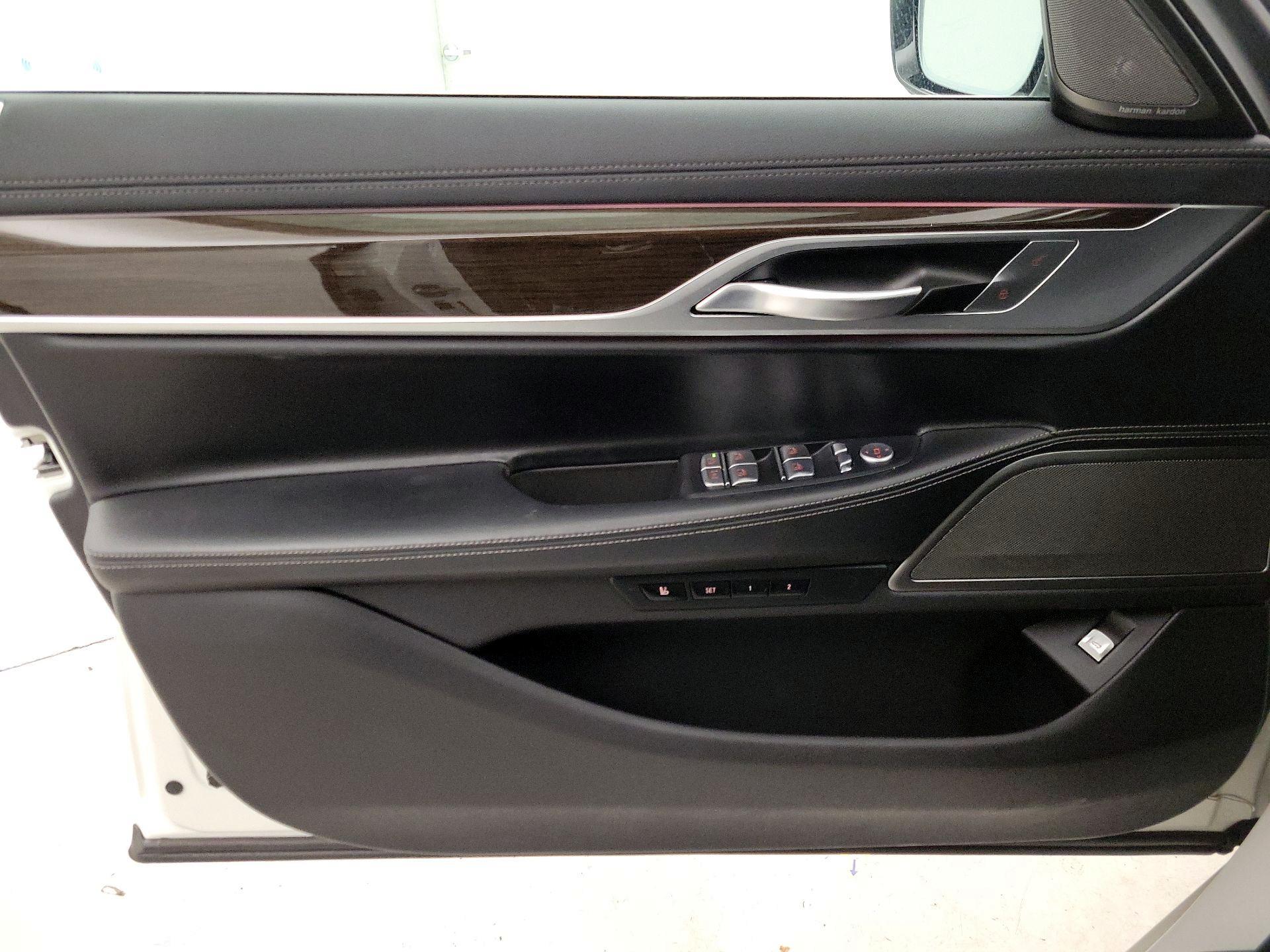 Thumbnail: 2022 BMW 7 Series - 12