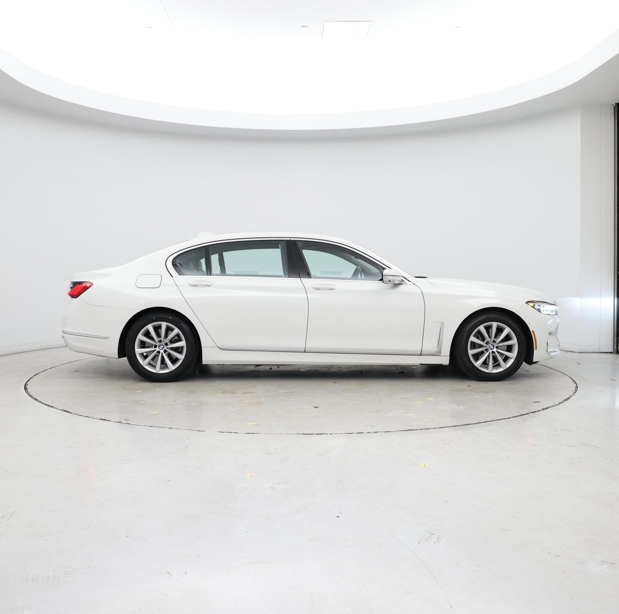 Thumbnail: 2022 BMW 7 Series - 7