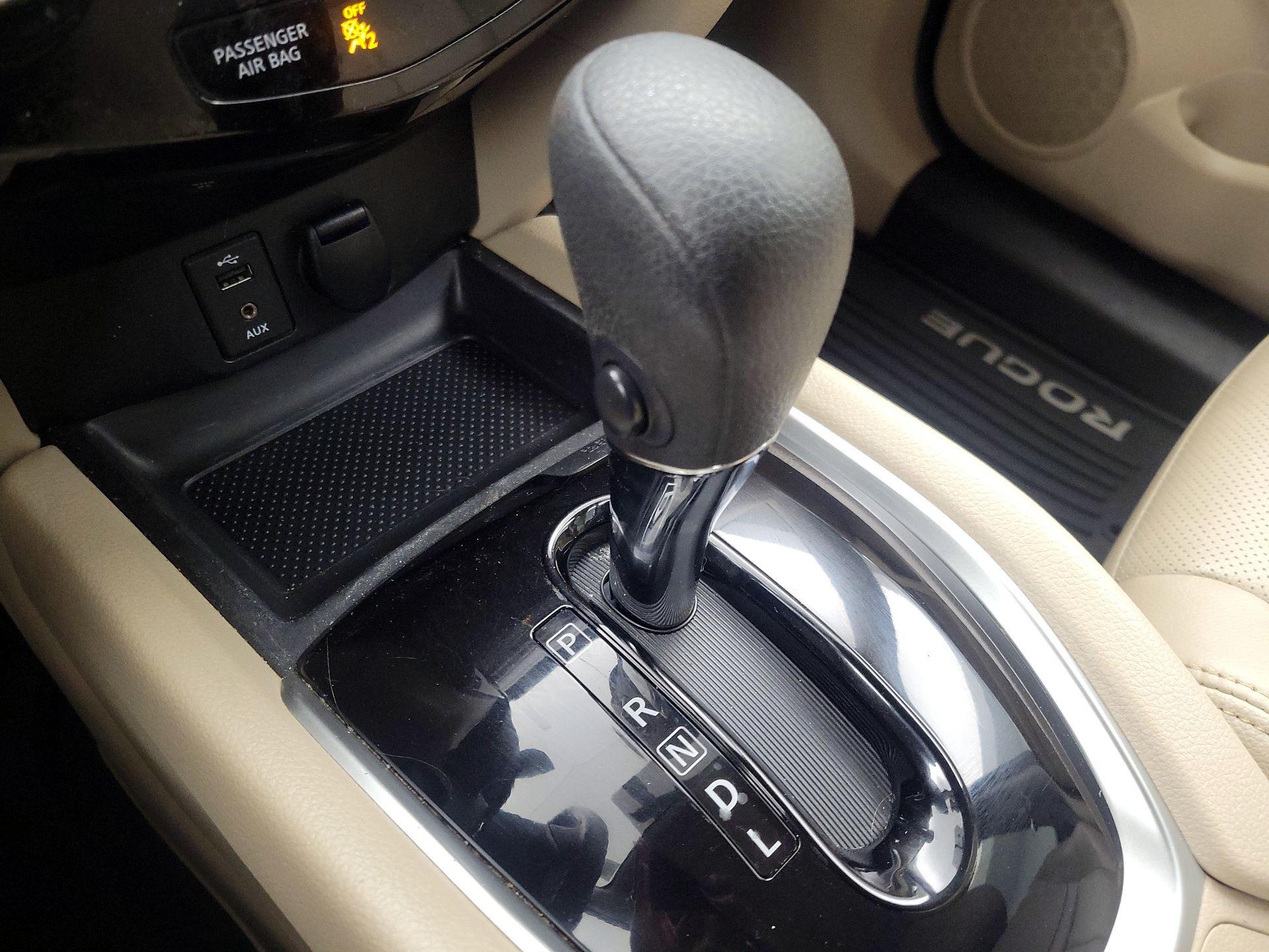 Thumbnail: 2016 Nissan Rogue - 18
