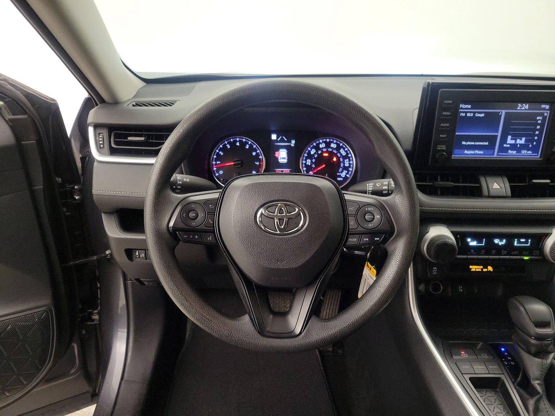 Thumbnail: 2019 Toyota RAV4 - 10