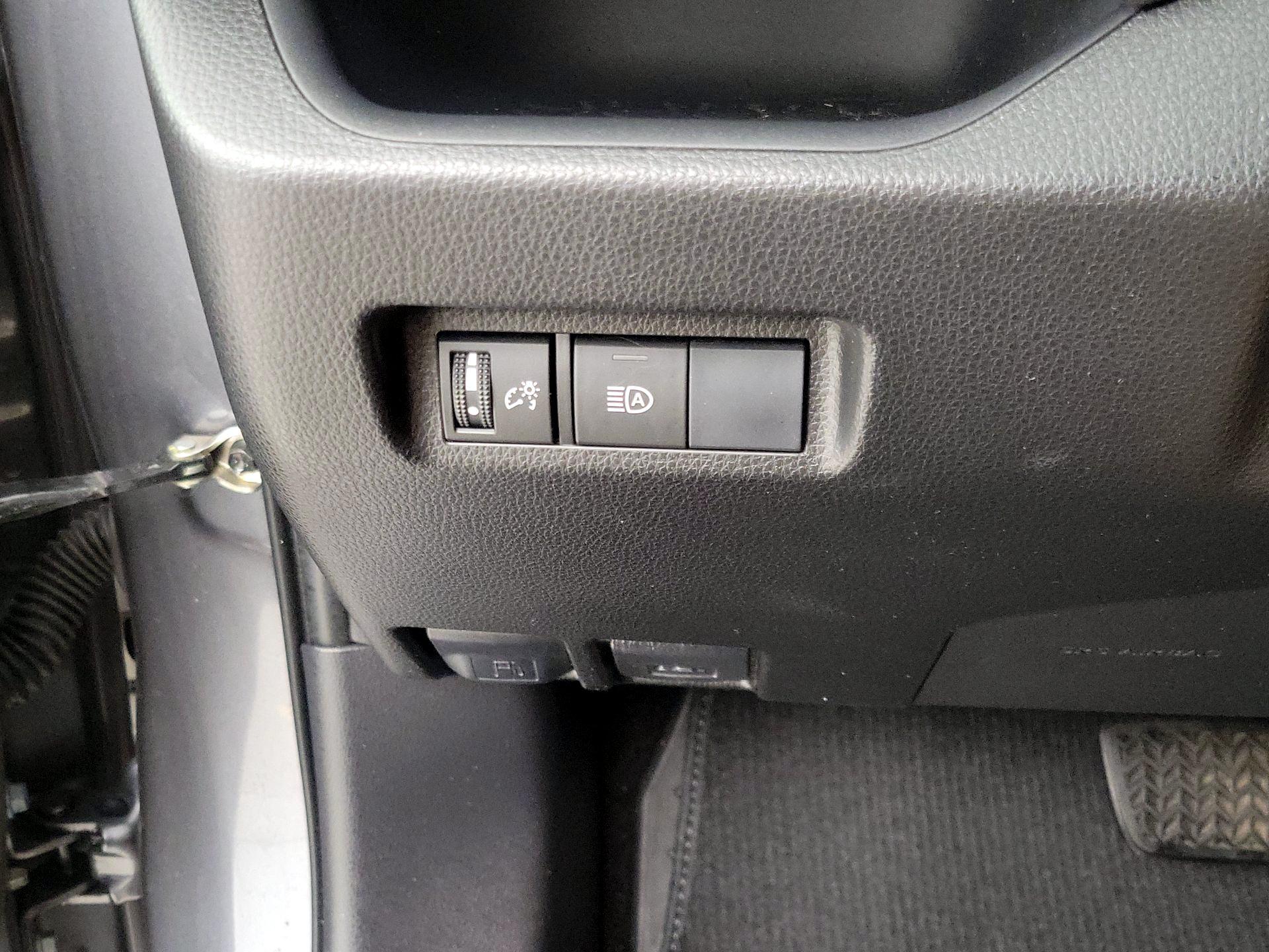Thumbnail: 2019 Toyota RAV4 - 13