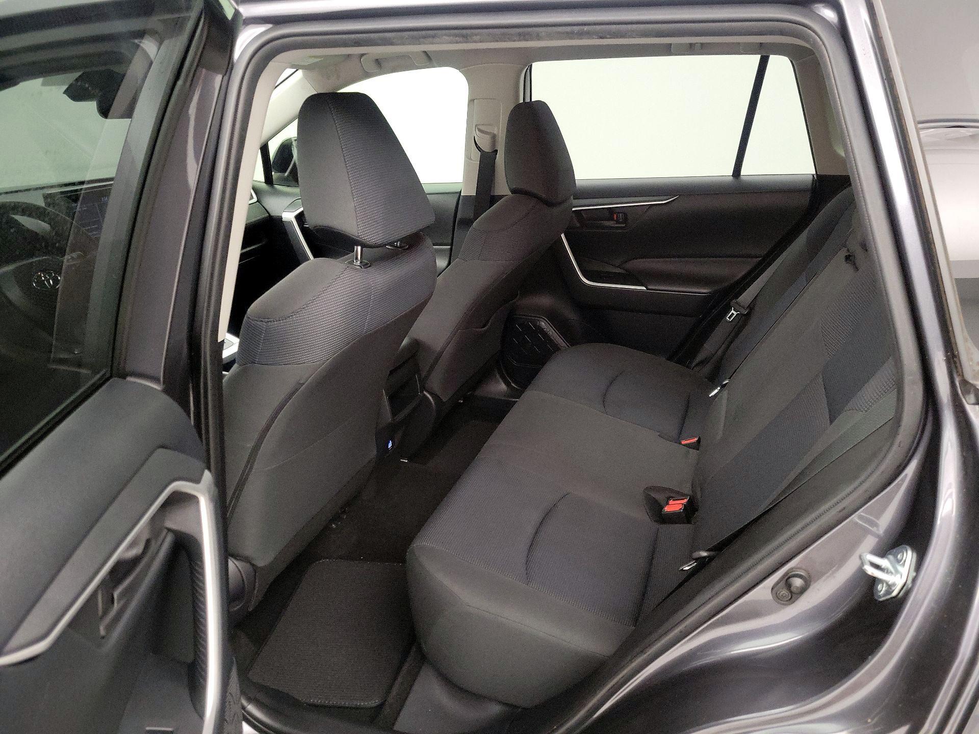 Thumbnail: 2019 Toyota RAV4 - 19
