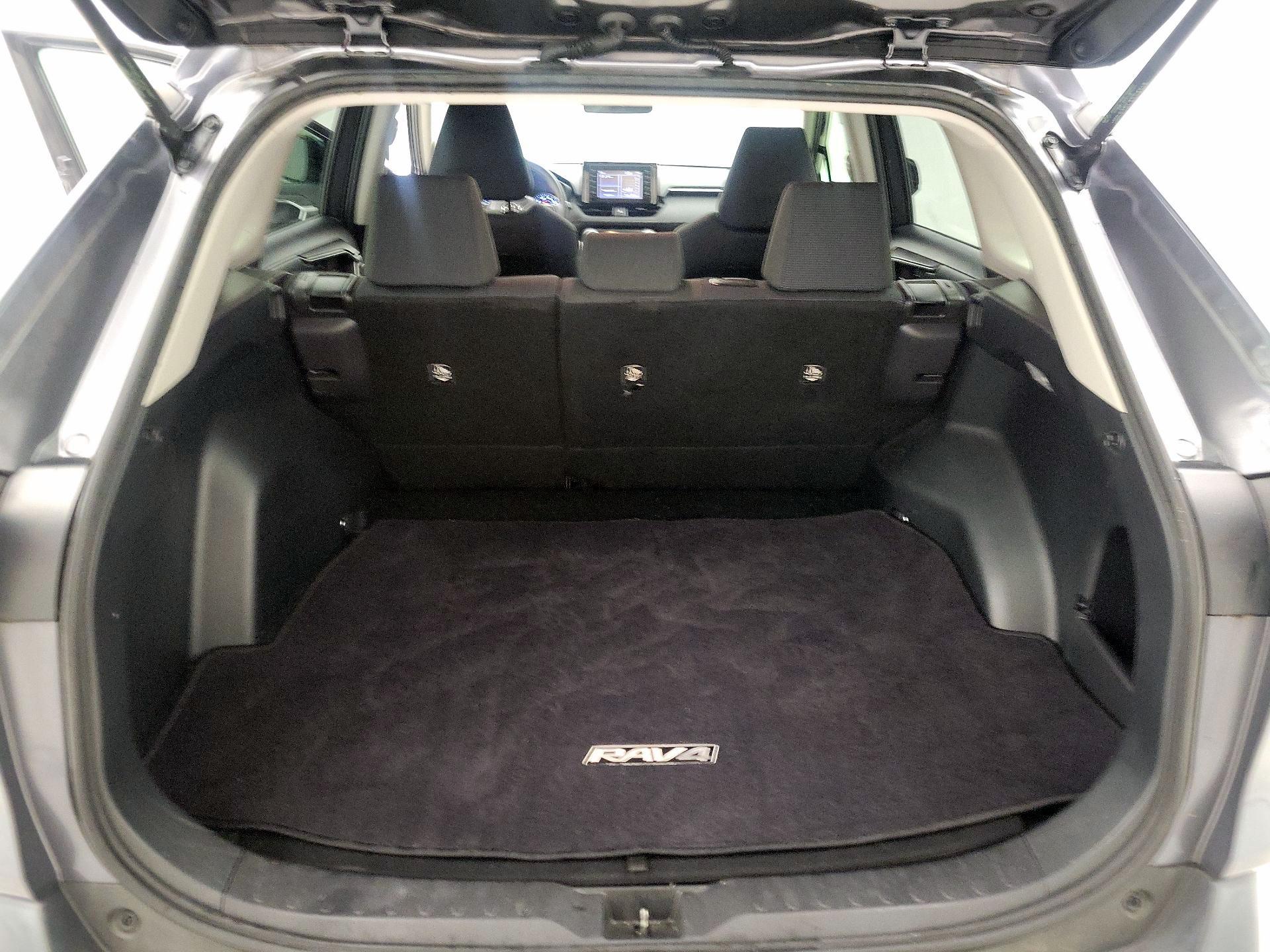 Thumbnail: 2019 Toyota RAV4 - 20