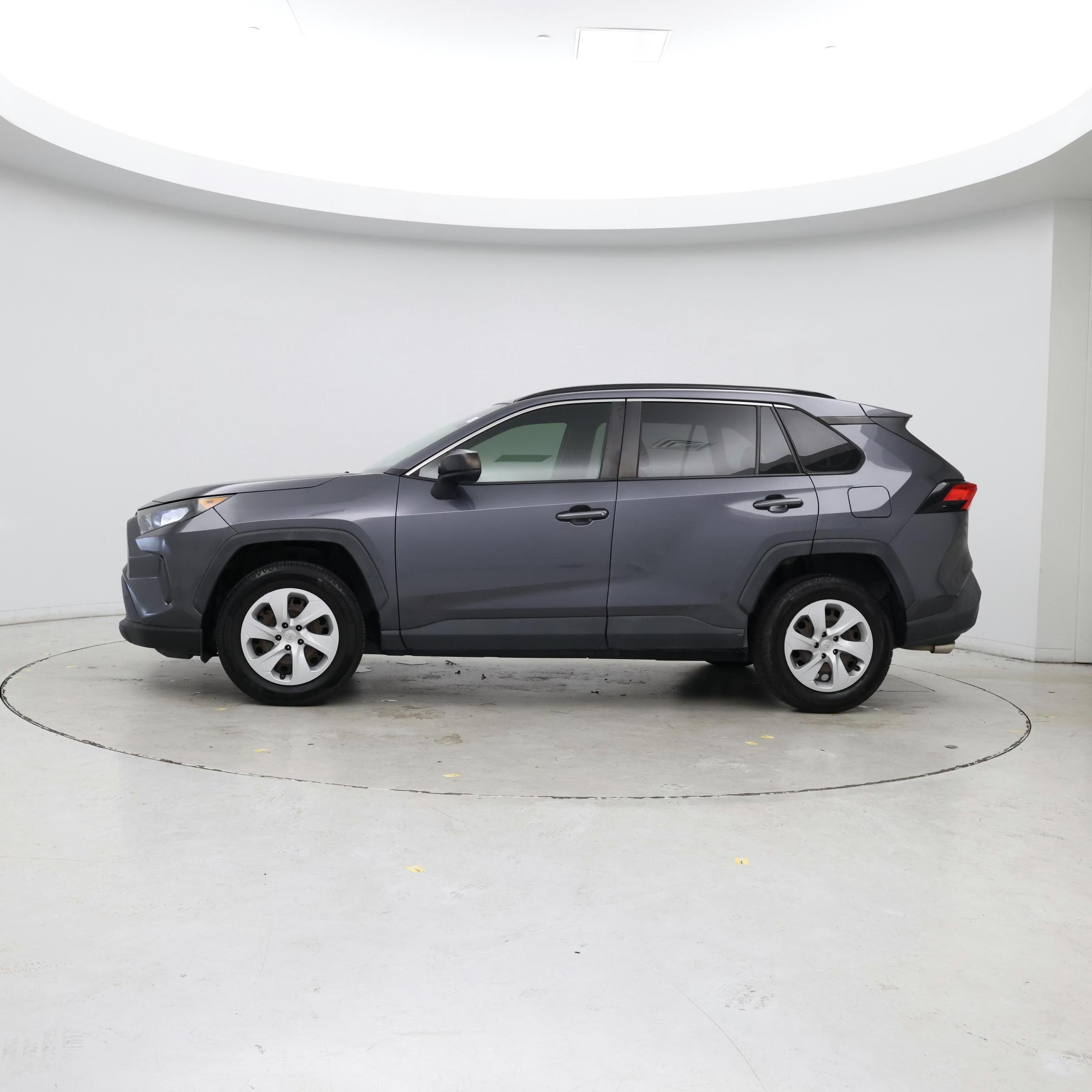 Thumbnail: 2019 Toyota RAV4 - 3
