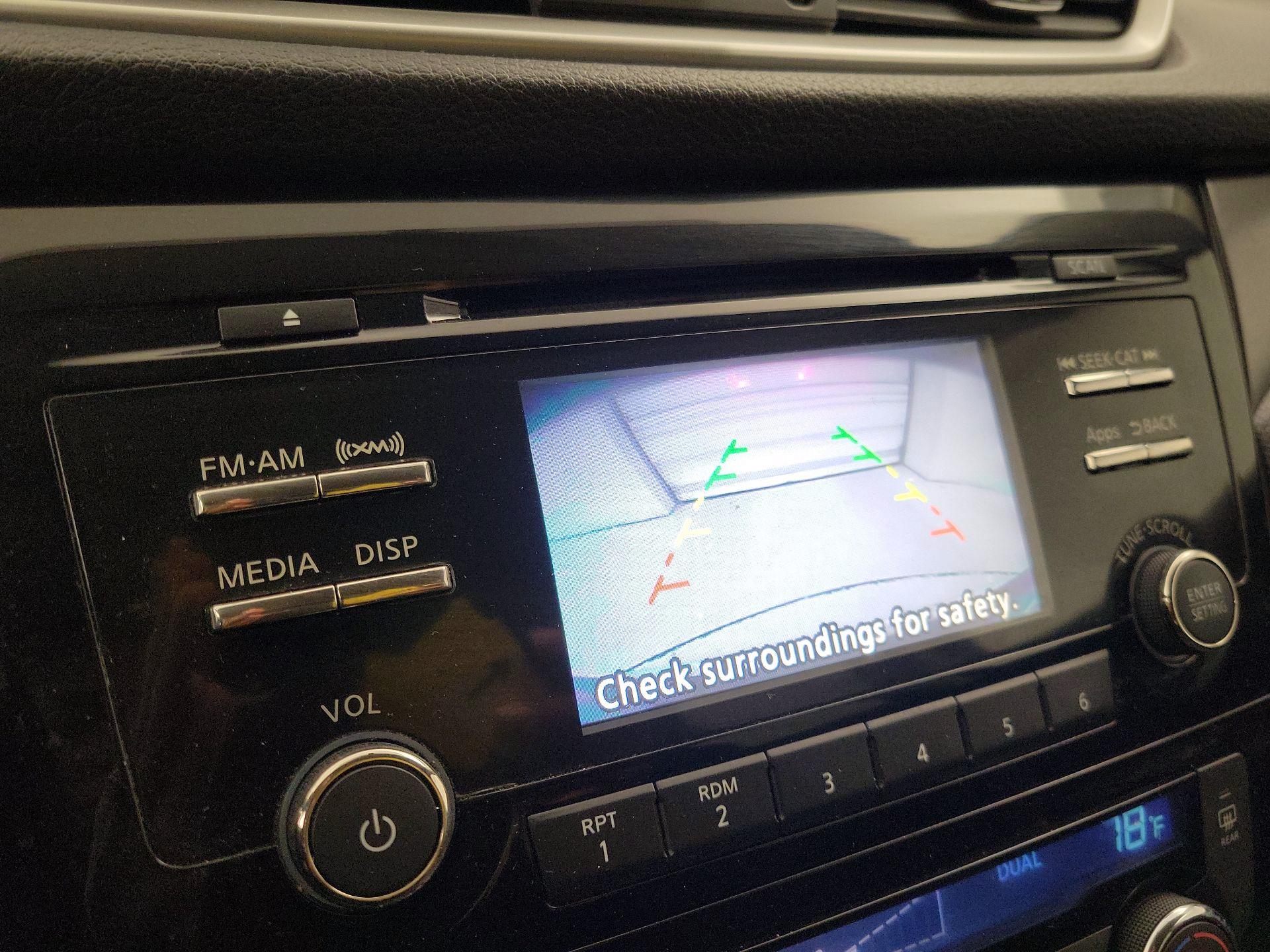 Thumbnail: 2016 Nissan Rogue - 14