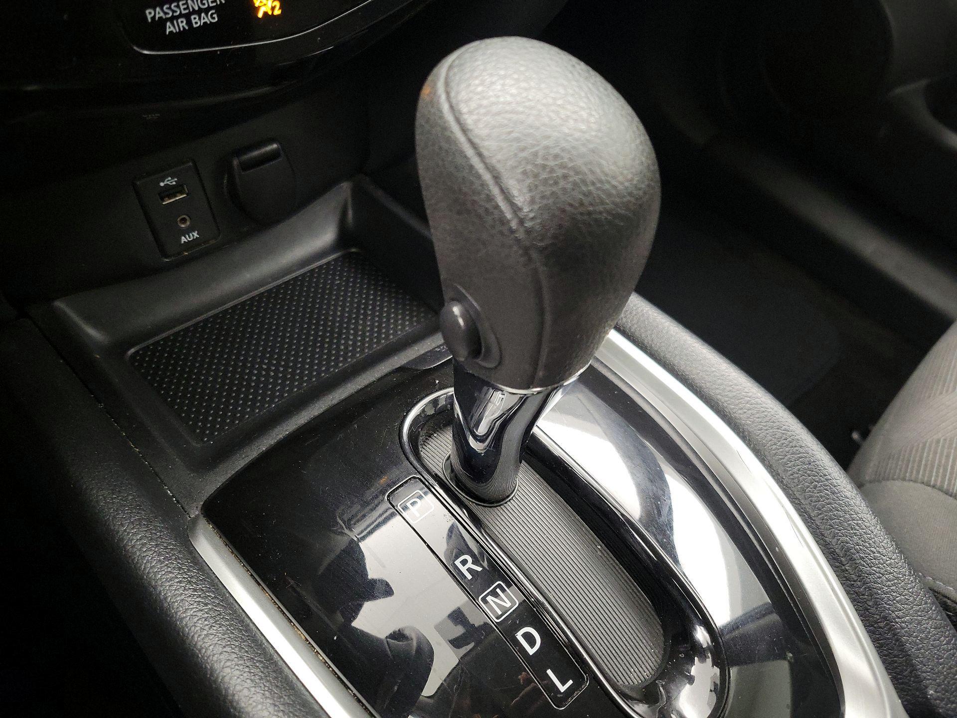 Thumbnail: 2016 Nissan Rogue - 17