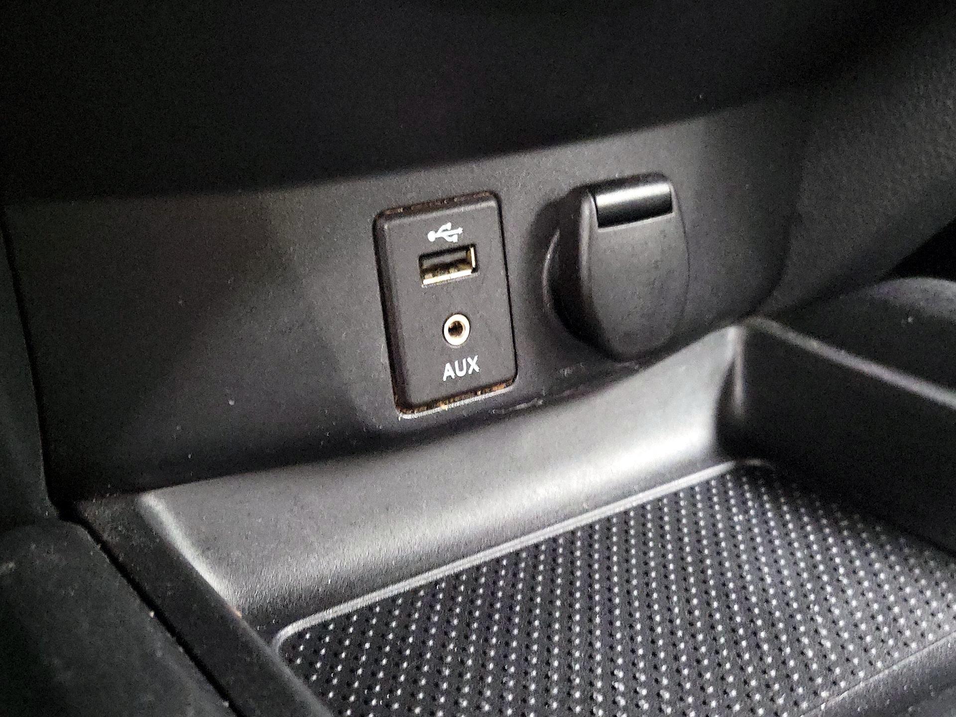 Thumbnail: 2016 Nissan Rogue - 18