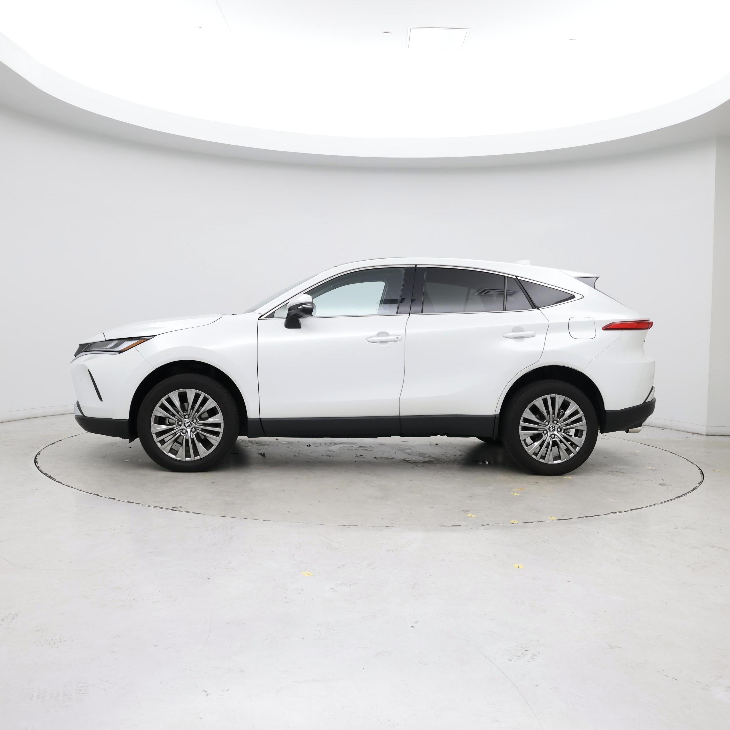 Thumbnail: 2024 Toyota Venza - 3