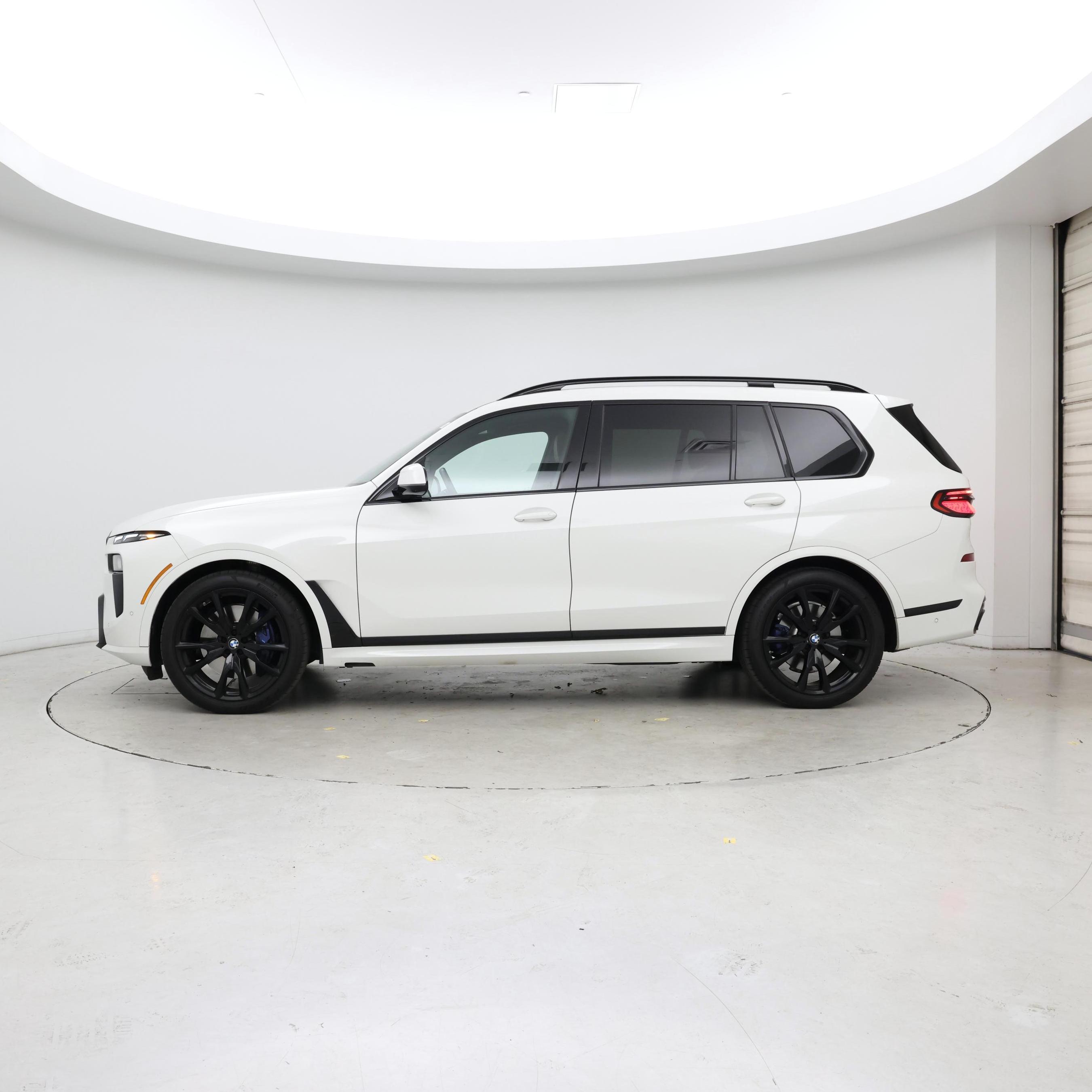 Thumbnail: 2023 BMW X7 - 3