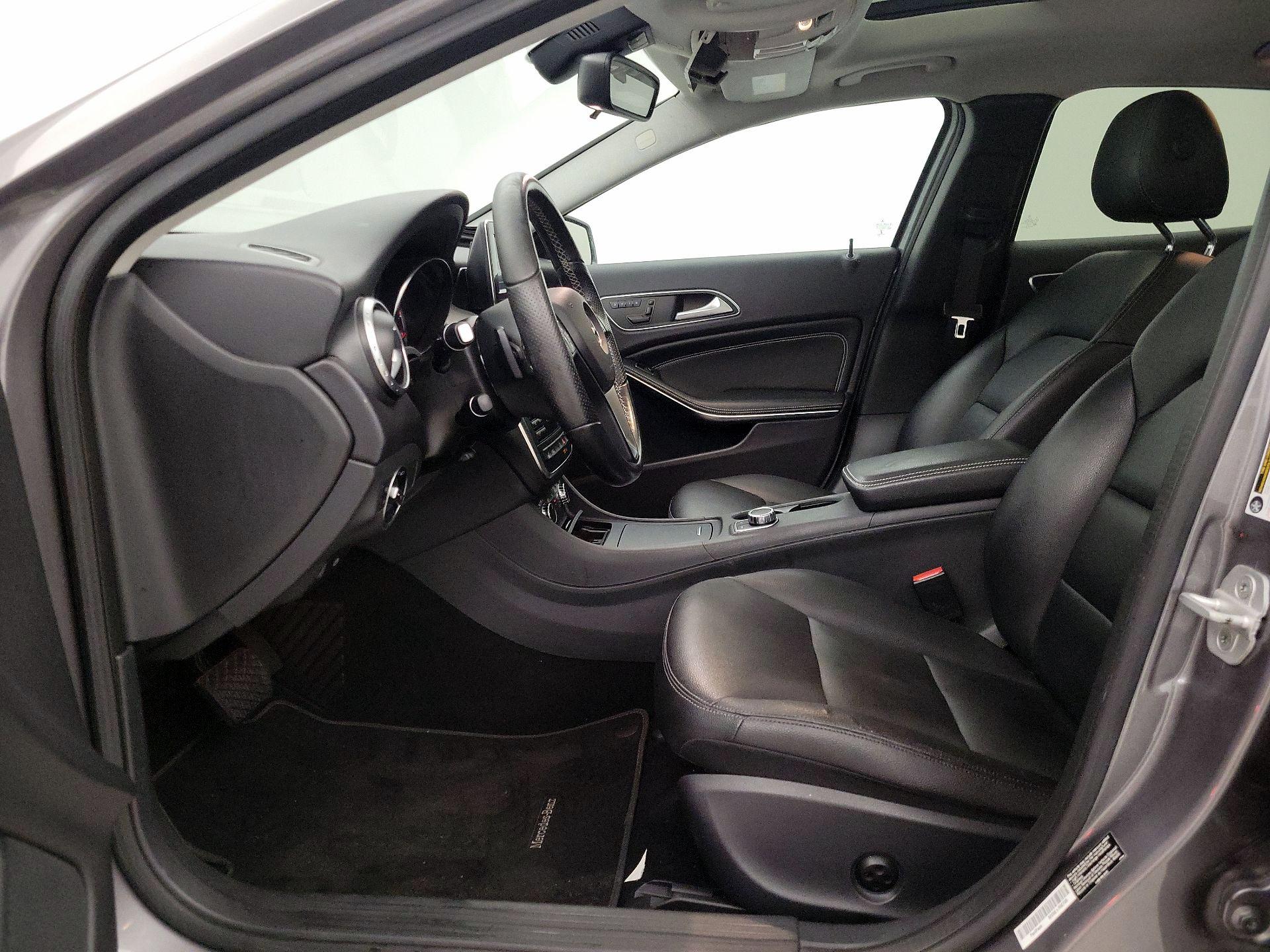 Thumbnail: 2015 Mercedes-Benz GLA - 11