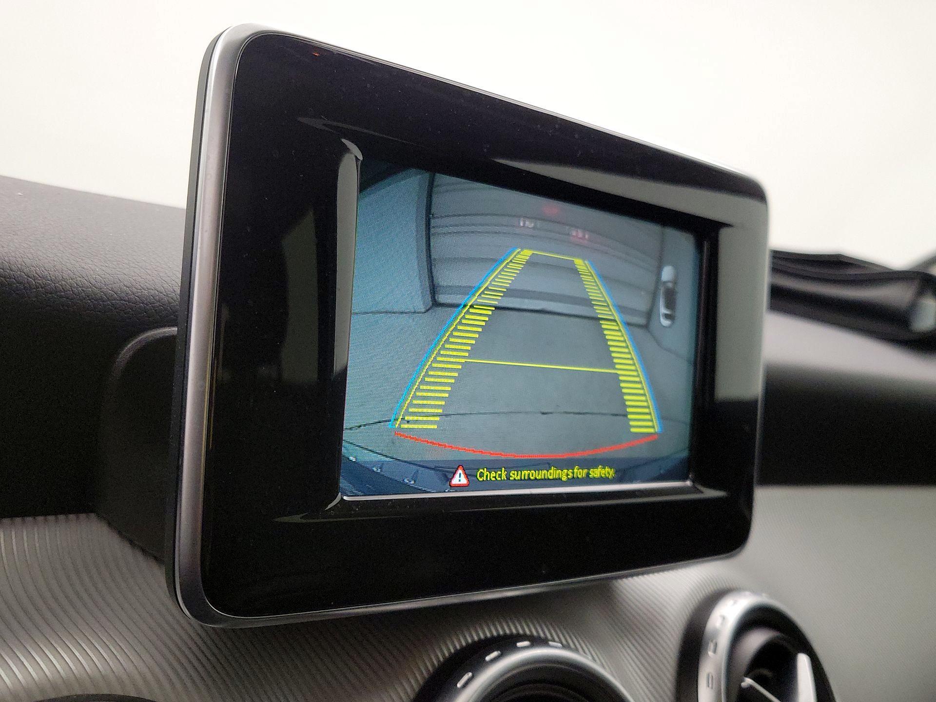 Thumbnail: 2015 Mercedes-Benz GLA - 14