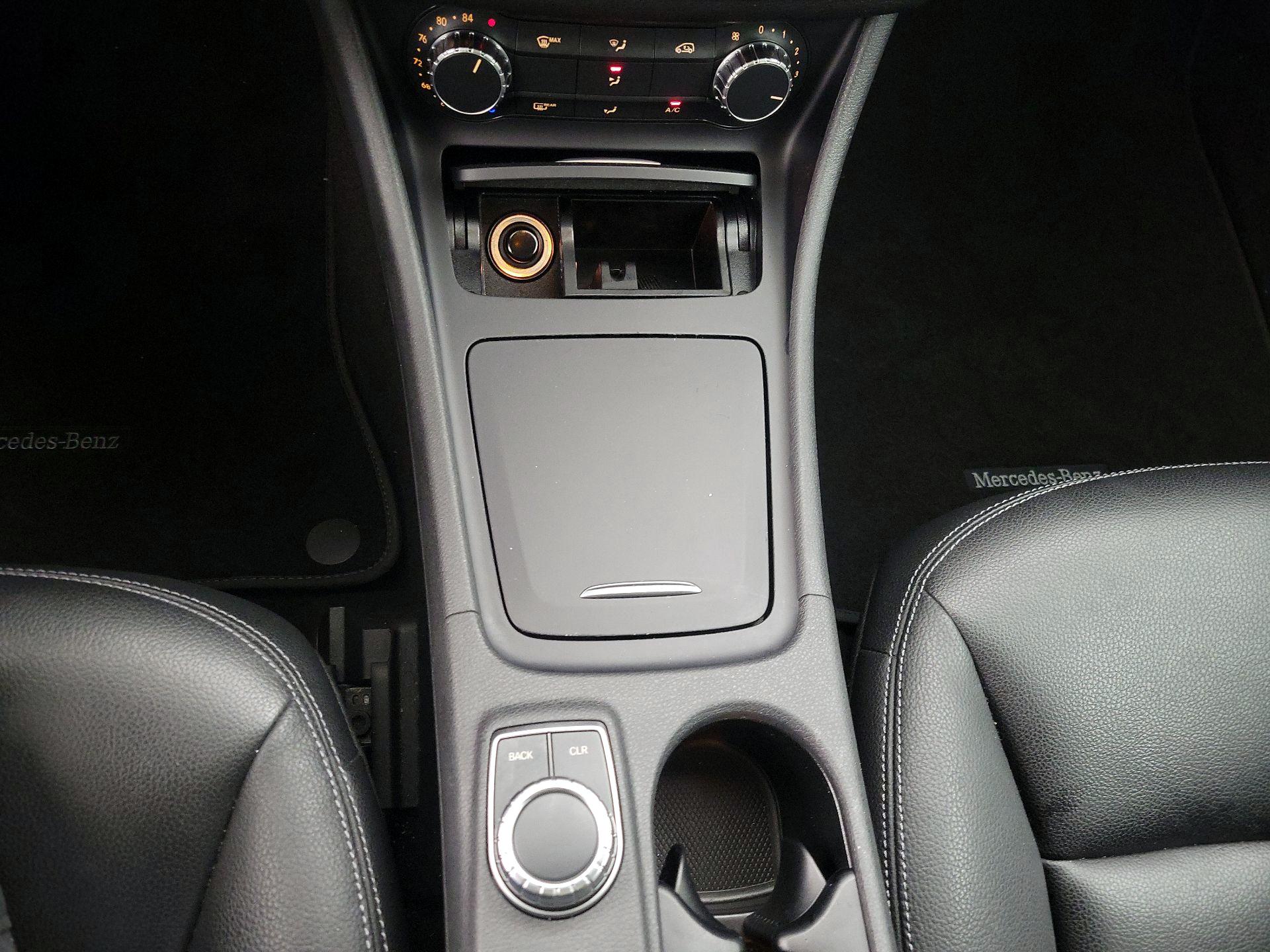 Thumbnail: 2015 Mercedes-Benz GLA - 17