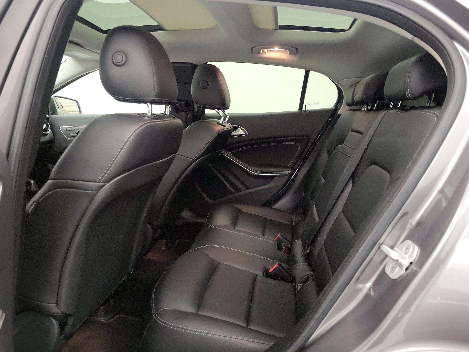 Thumbnail: 2015 Mercedes-Benz GLA - 20