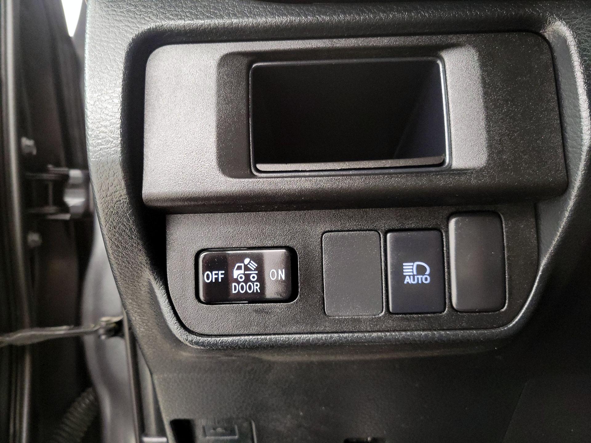 Thumbnail: 2019 Toyota Tacoma - 13