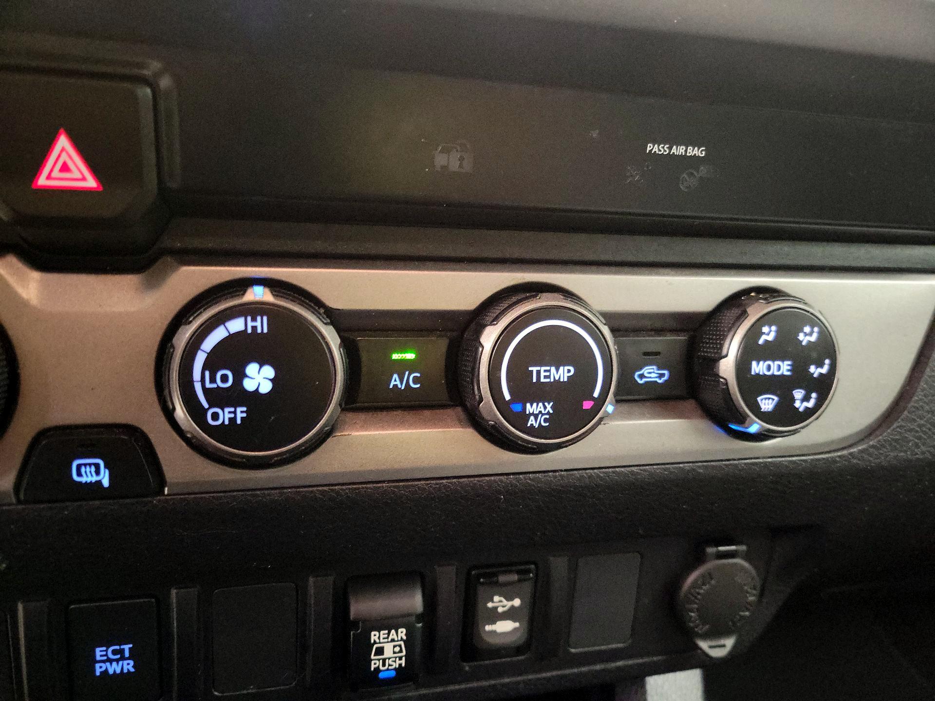 Thumbnail: 2019 Toyota Tacoma - 16
