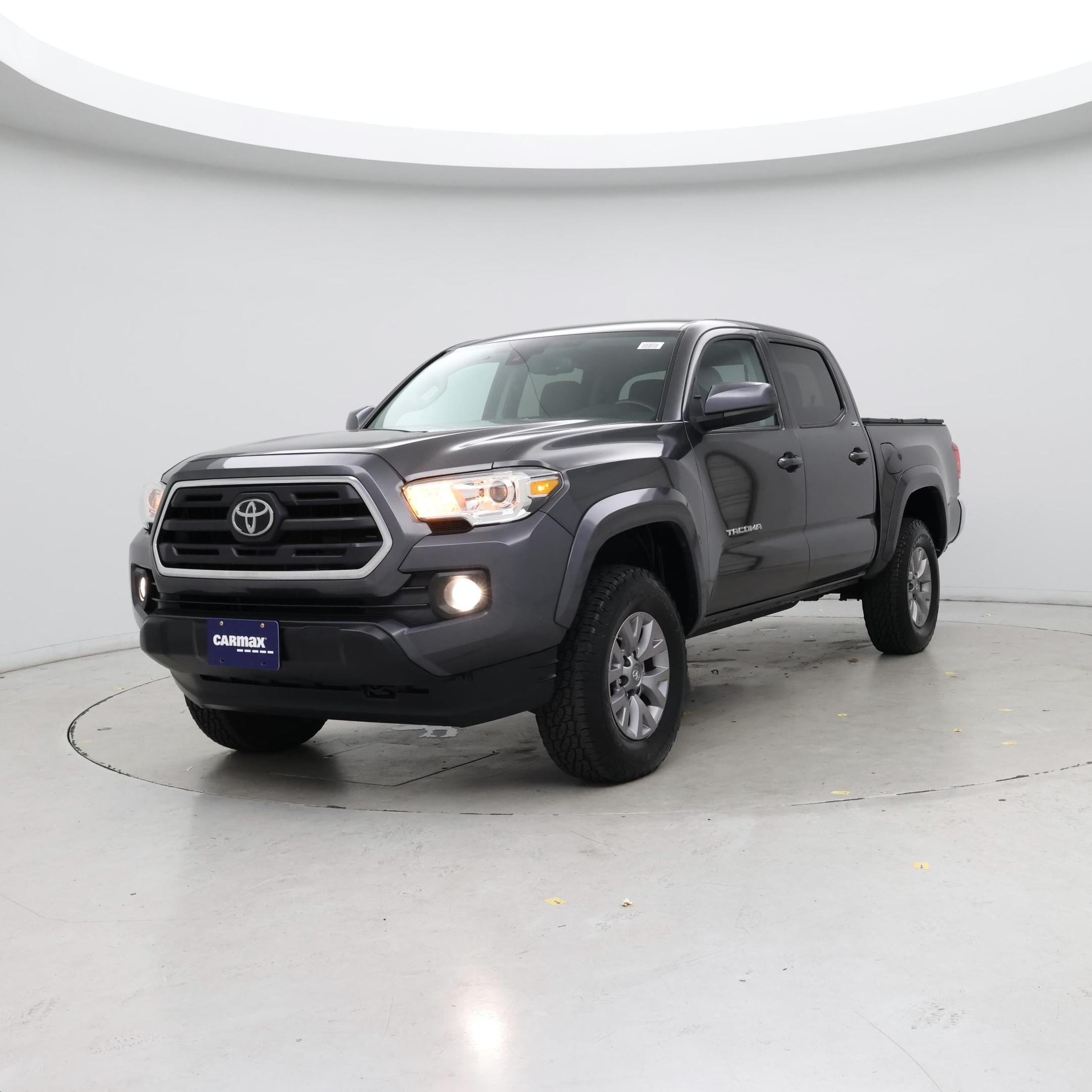 Thumbnail: 2019 Toyota Tacoma - 4