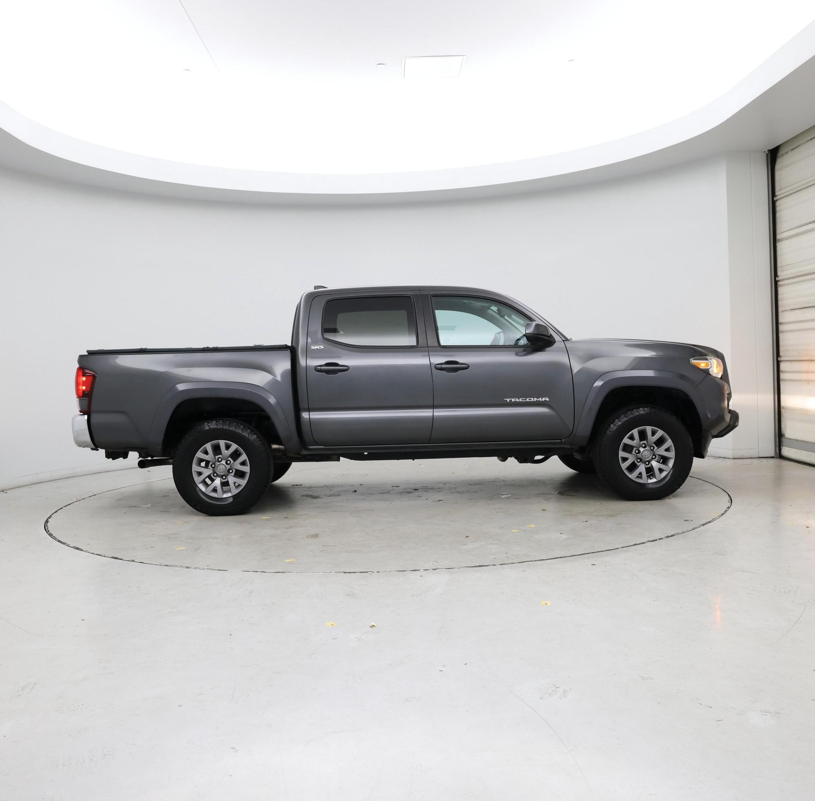 Thumbnail: 2019 Toyota Tacoma - 7