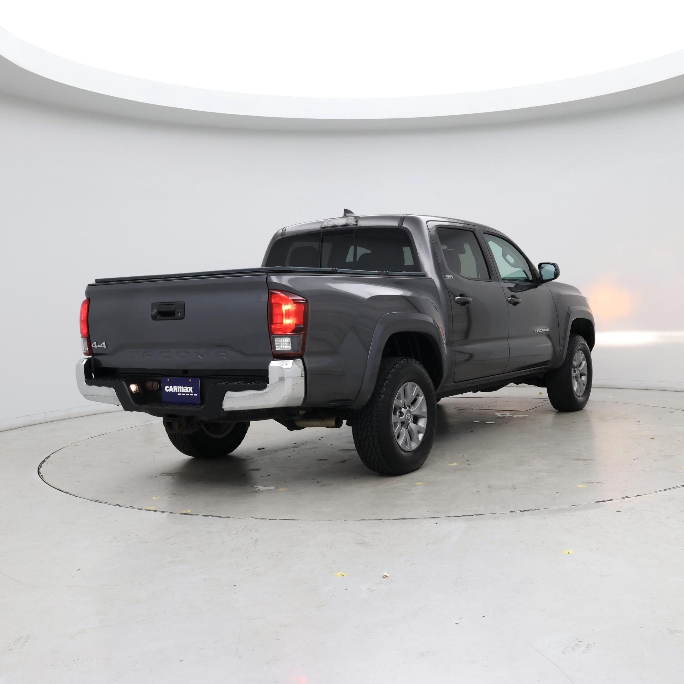 Thumbnail: 2019 Toyota Tacoma - 8