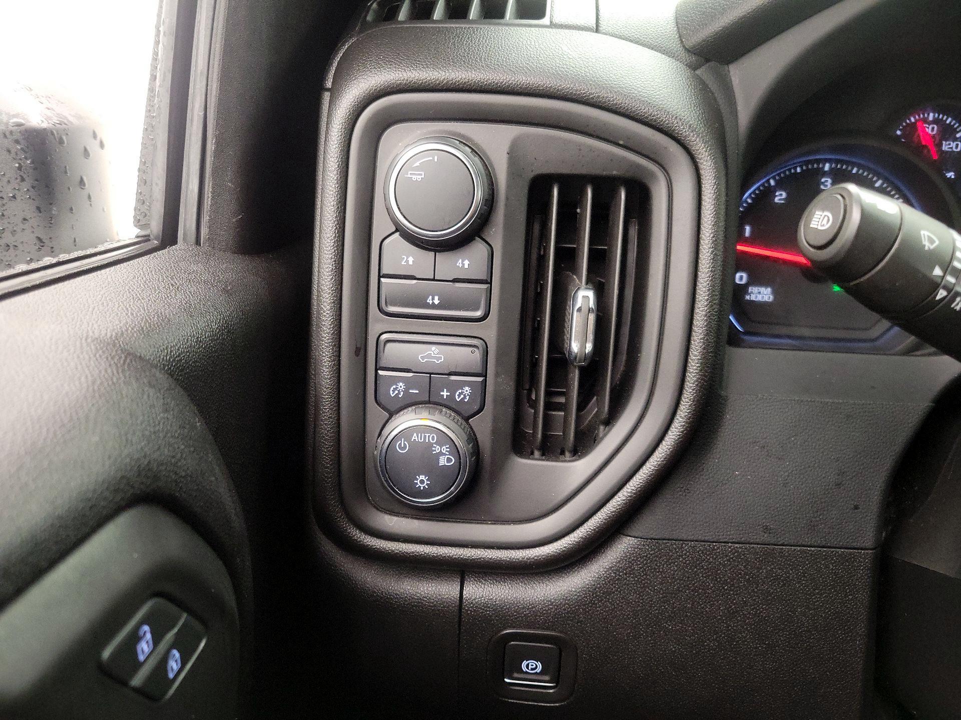 Thumbnail: 2024 Chevrolet Silverado 2500 - 13