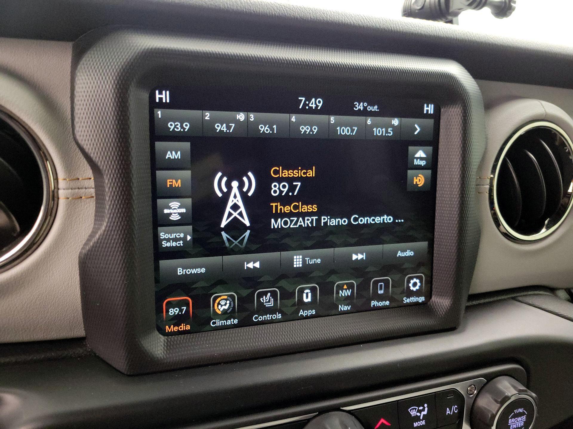 Thumbnail: 2022 Jeep Wrangler - 15