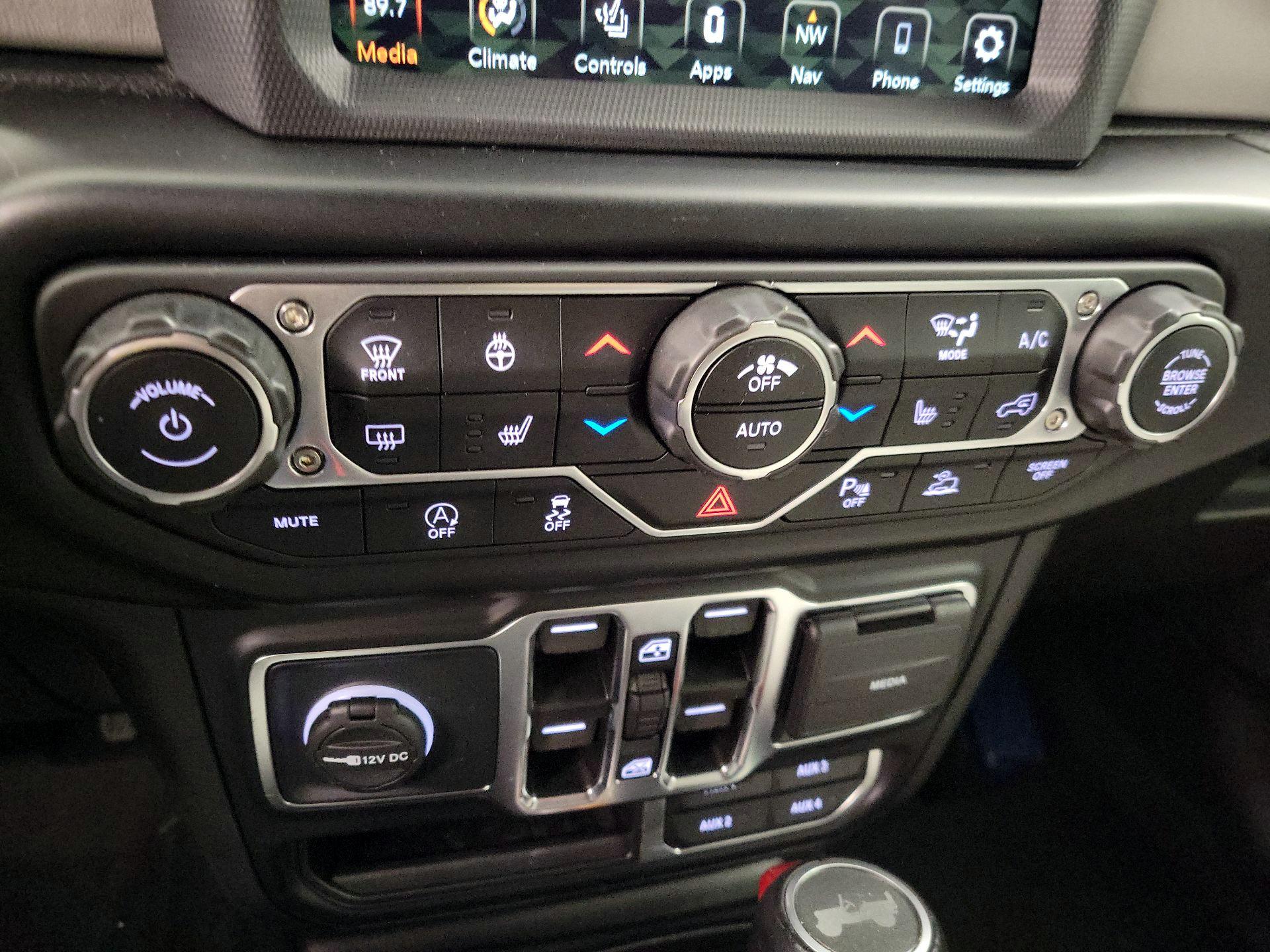 Thumbnail: 2022 Jeep Wrangler - 16