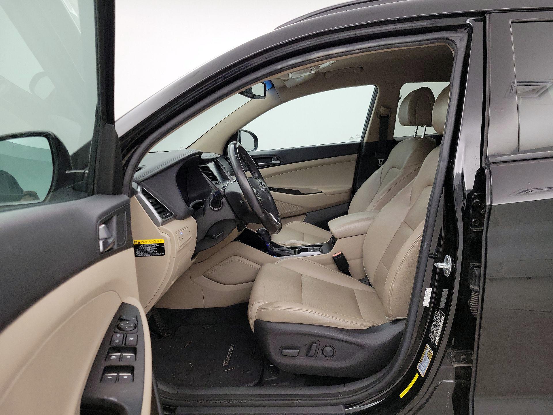 Thumbnail: 2016 Hyundai Tucson - 11