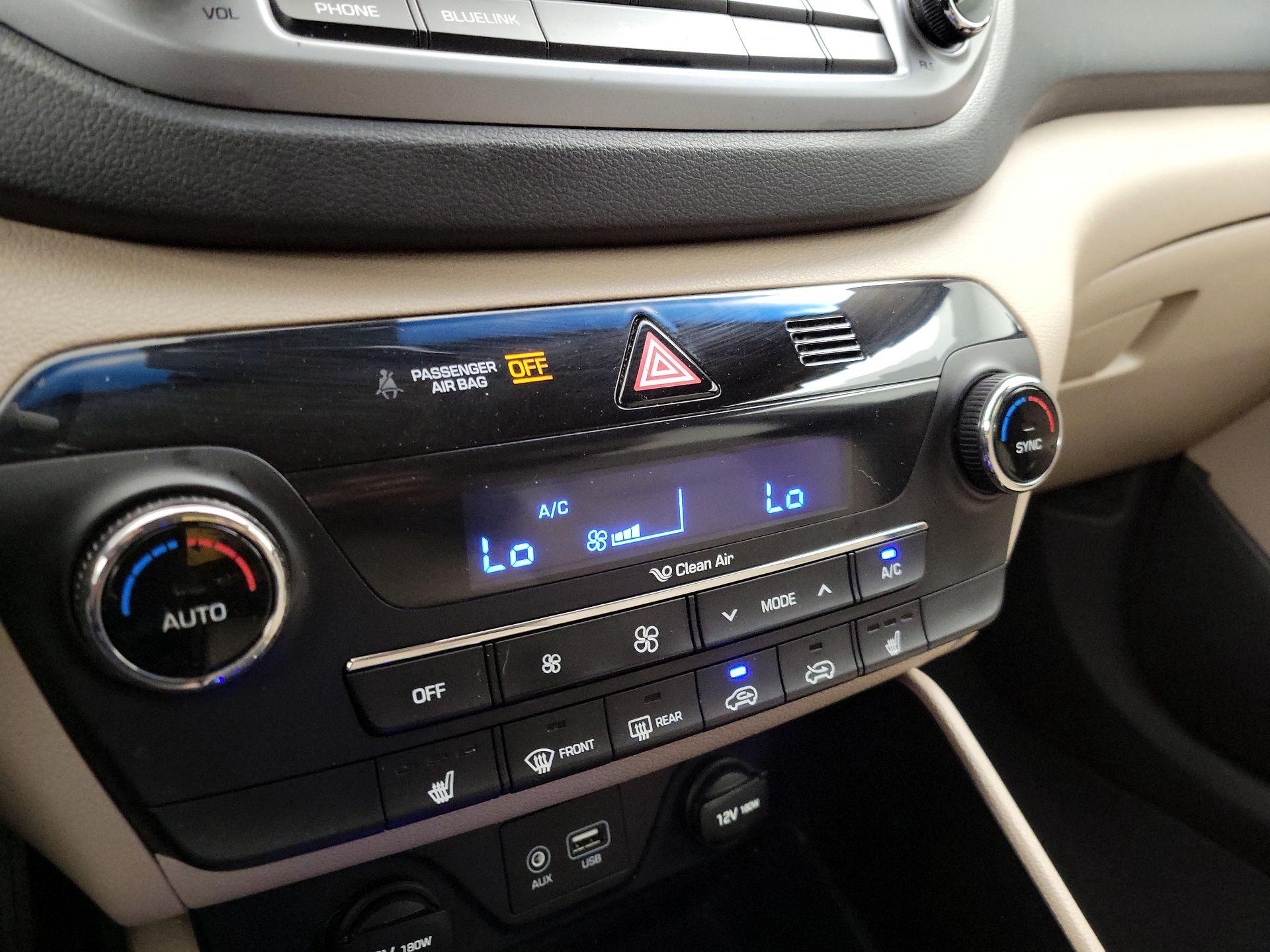 Thumbnail: 2016 Hyundai Tucson - 16