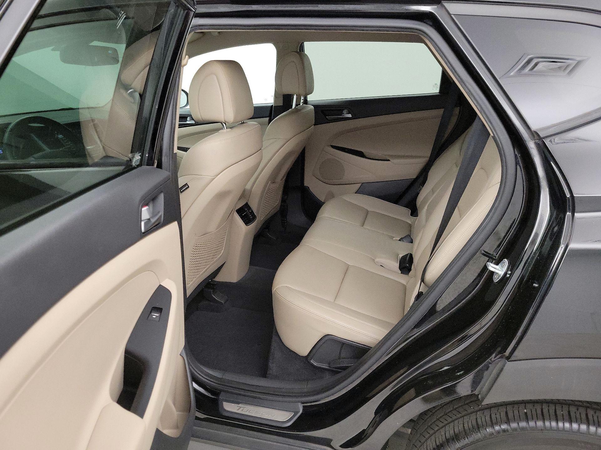 Thumbnail: 2016 Hyundai Tucson - 19
