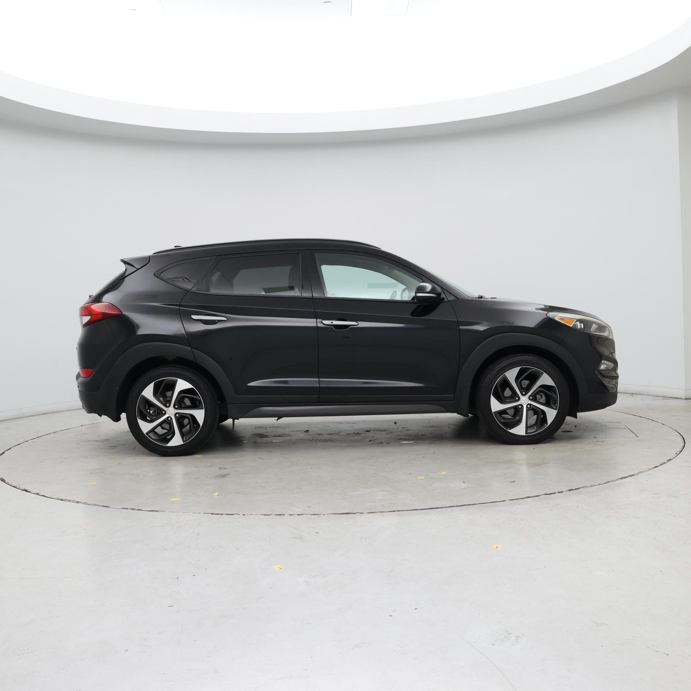 Thumbnail: 2016 Hyundai Tucson - 7
