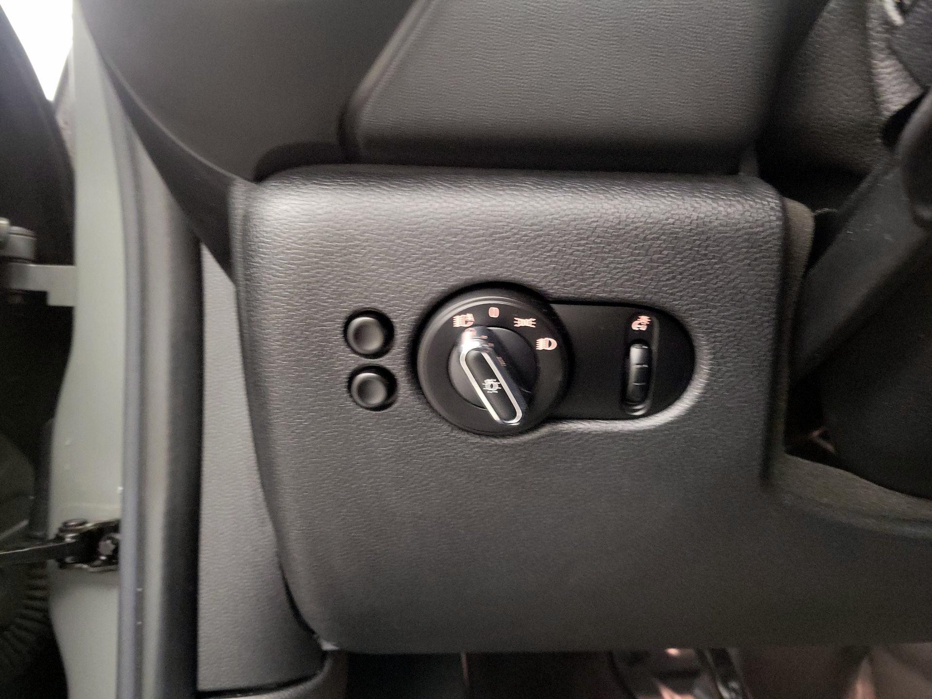 Thumbnail: 2019 MINI Cooper Hardtop - 13