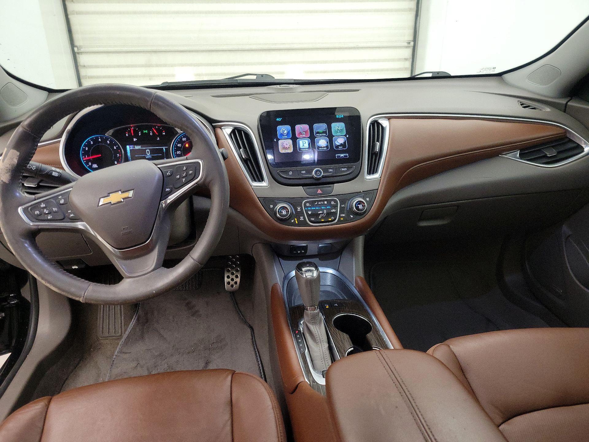 Thumbnail: 2016 Chevrolet Malibu - 9