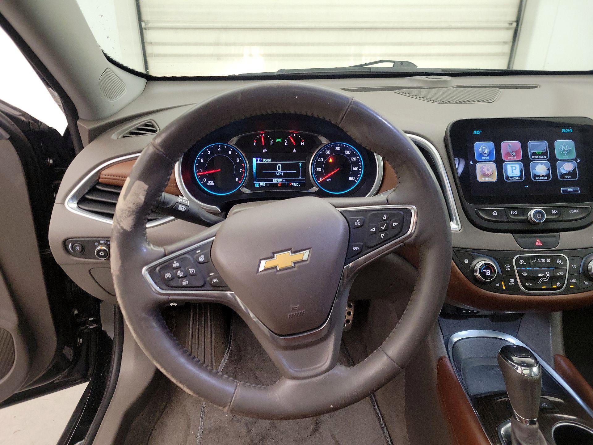 Thumbnail: 2016 Chevrolet Malibu - 10