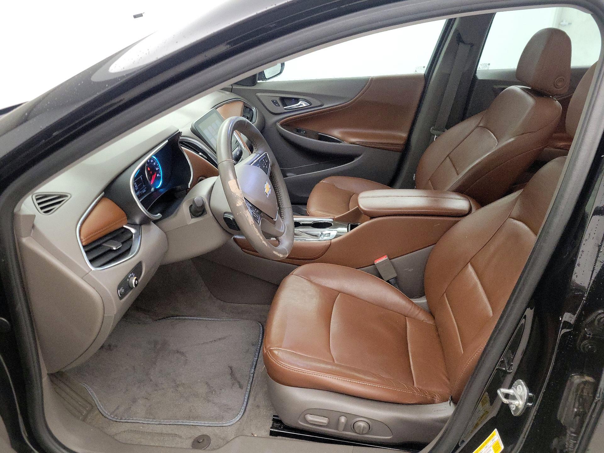 Thumbnail: 2016 Chevrolet Malibu - 11