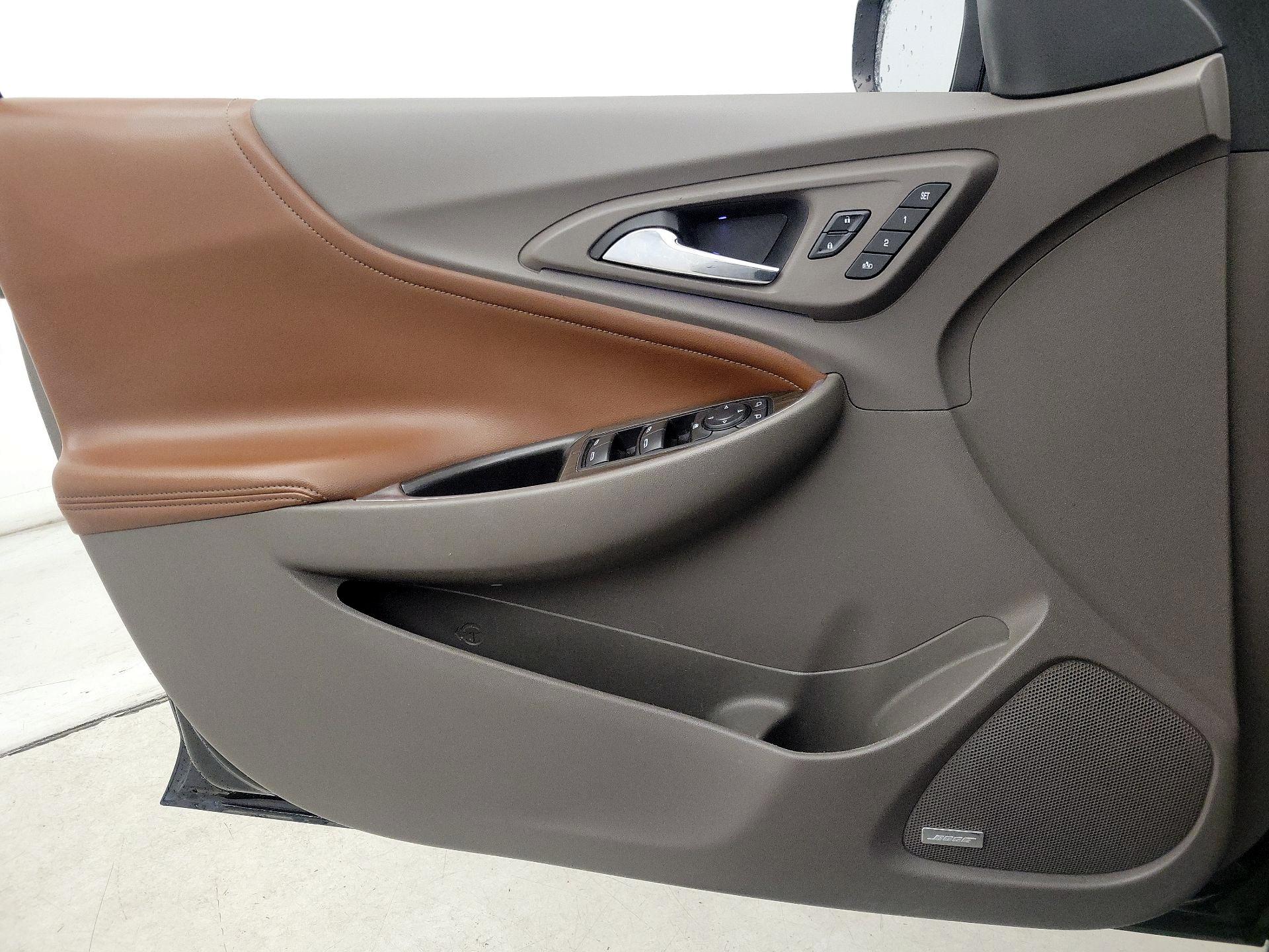 Thumbnail: 2016 Chevrolet Malibu - 12