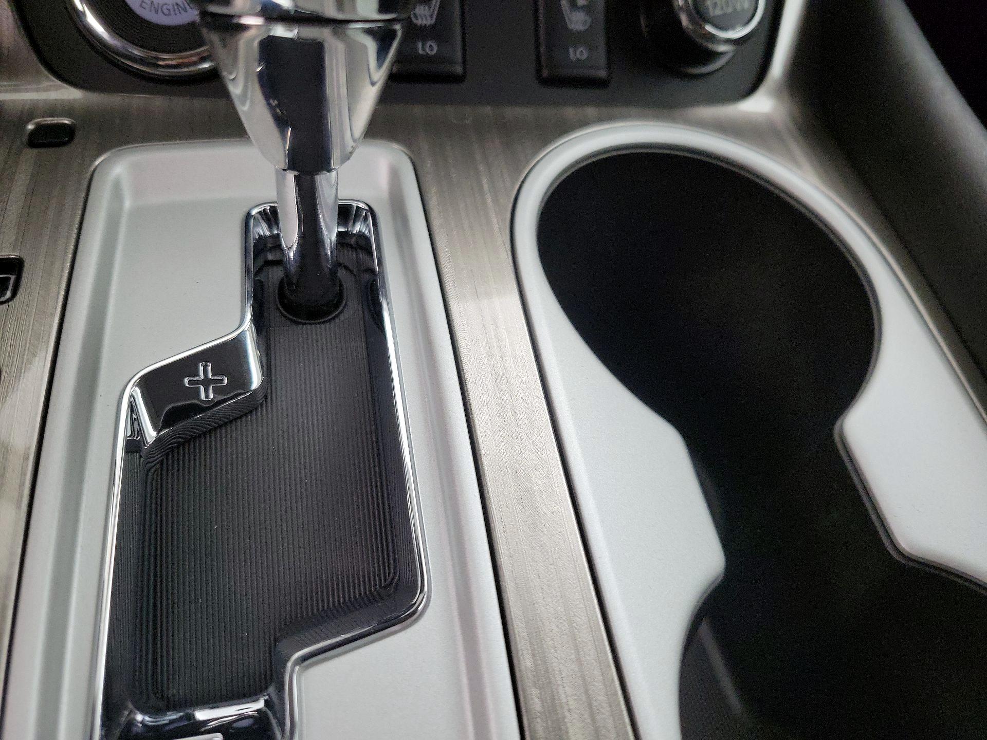 Thumbnail: 2016 Nissan Murano - 18