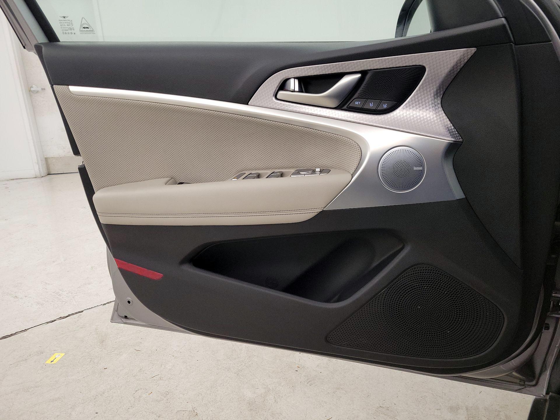 Thumbnail: 2023 Genesis G70 - 12