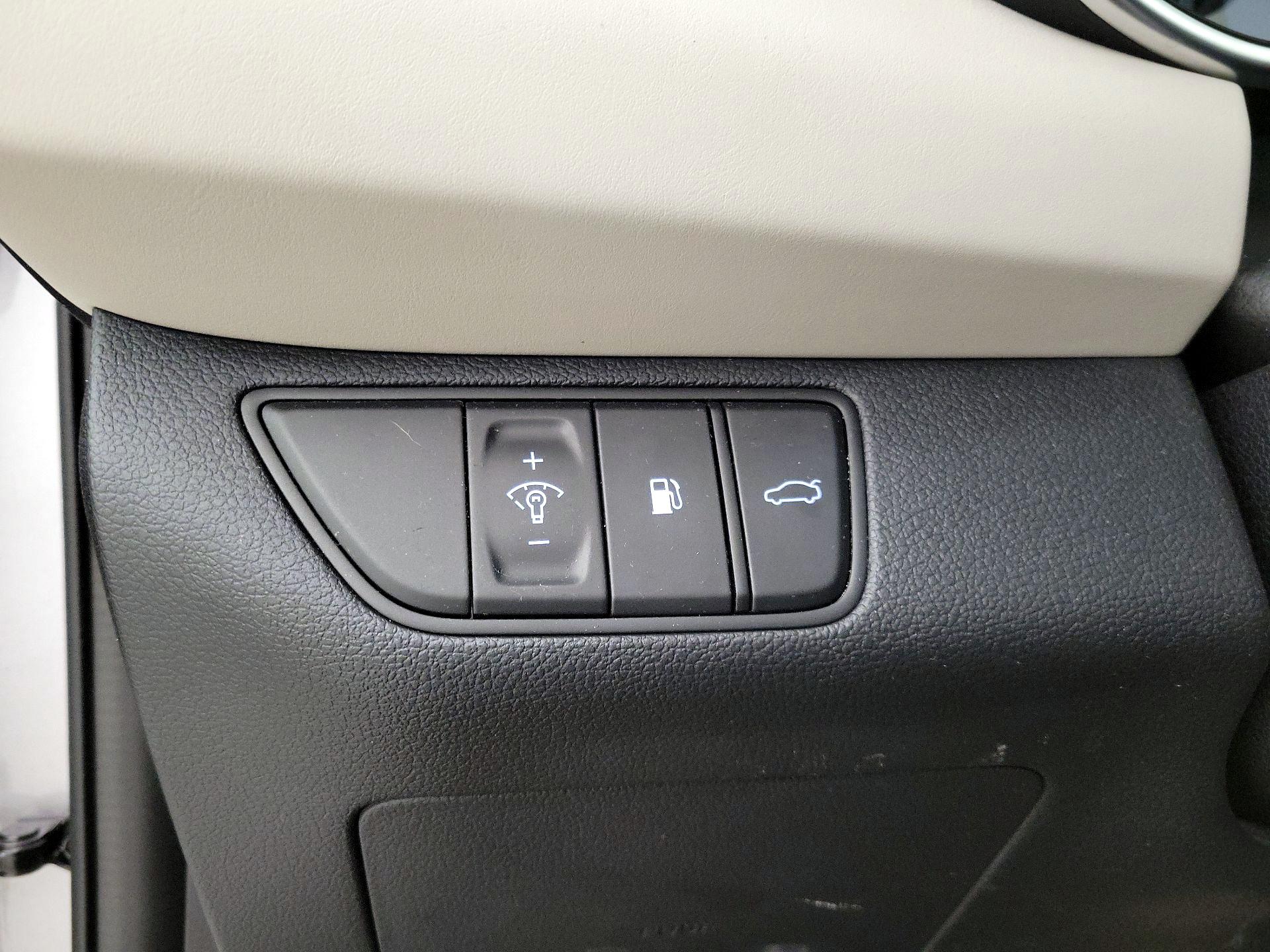 Thumbnail: 2023 Genesis G70 - 13