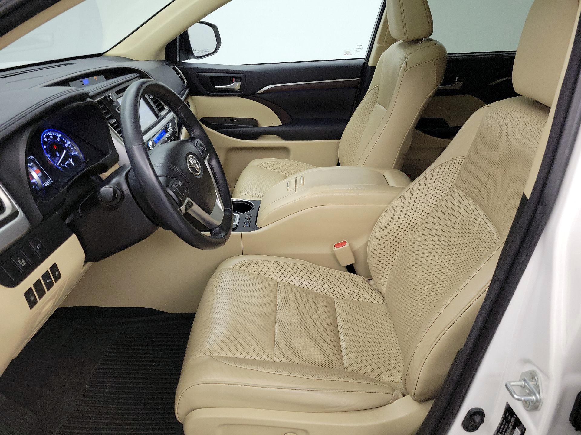 Thumbnail: 2015 Toyota Highlander - 11