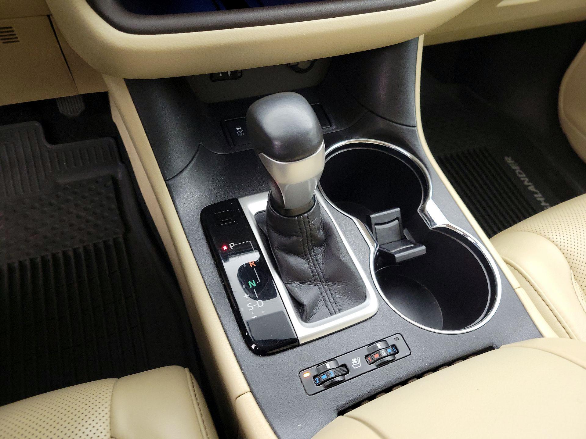 Thumbnail: 2015 Toyota Highlander - 17