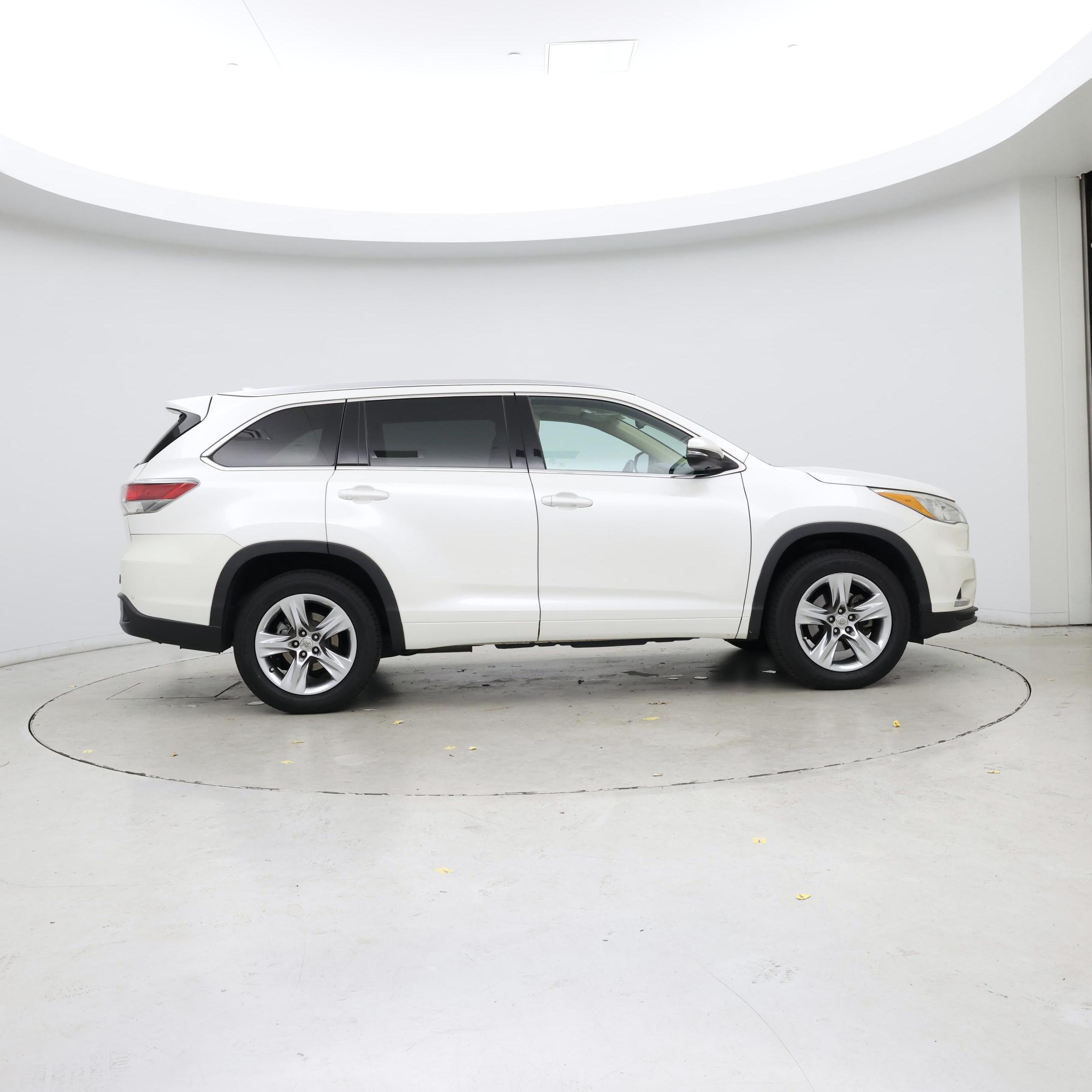 Thumbnail: 2015 Toyota Highlander - 7