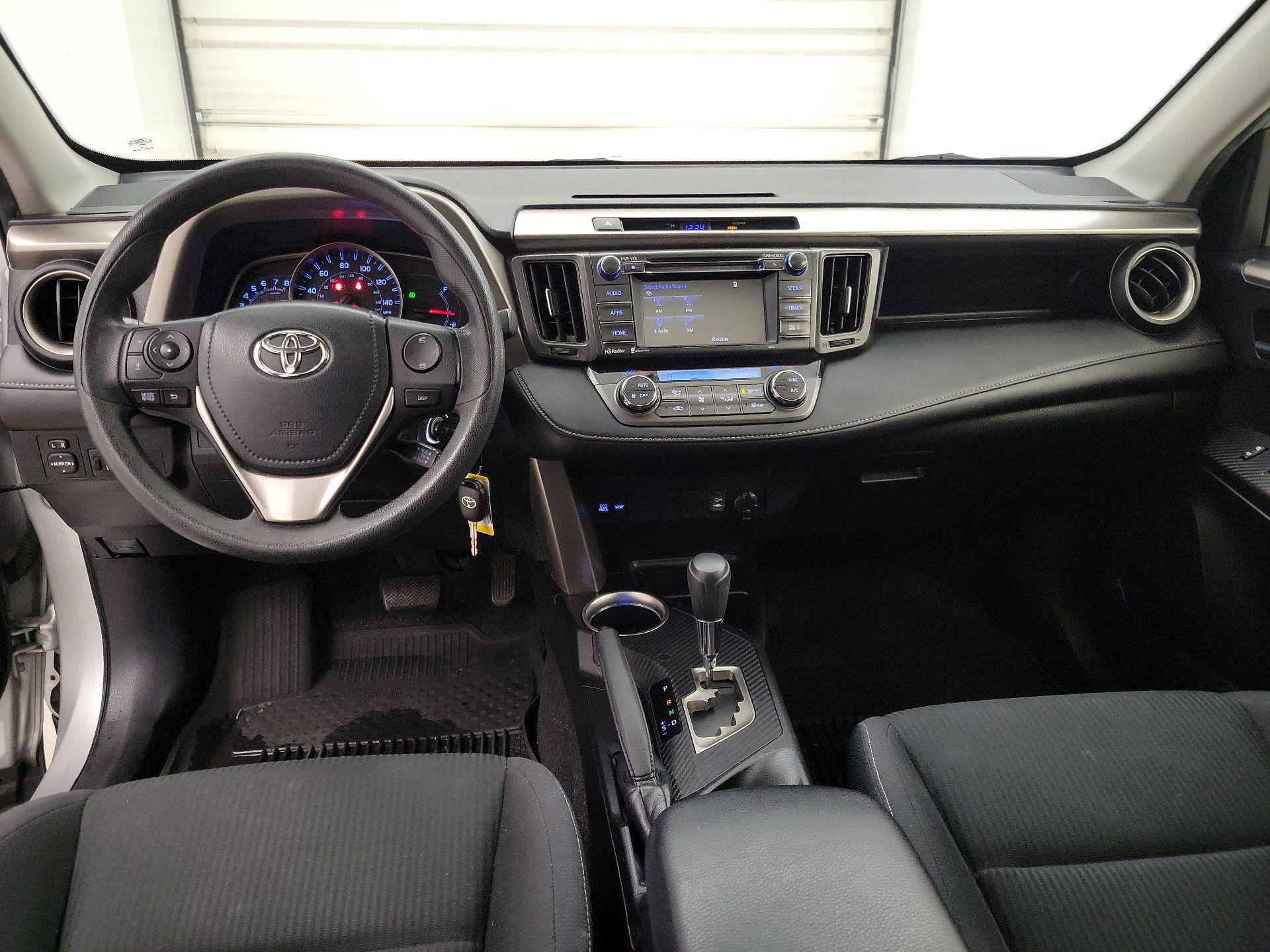 Thumbnail: 2015 Toyota RAV4 - 9