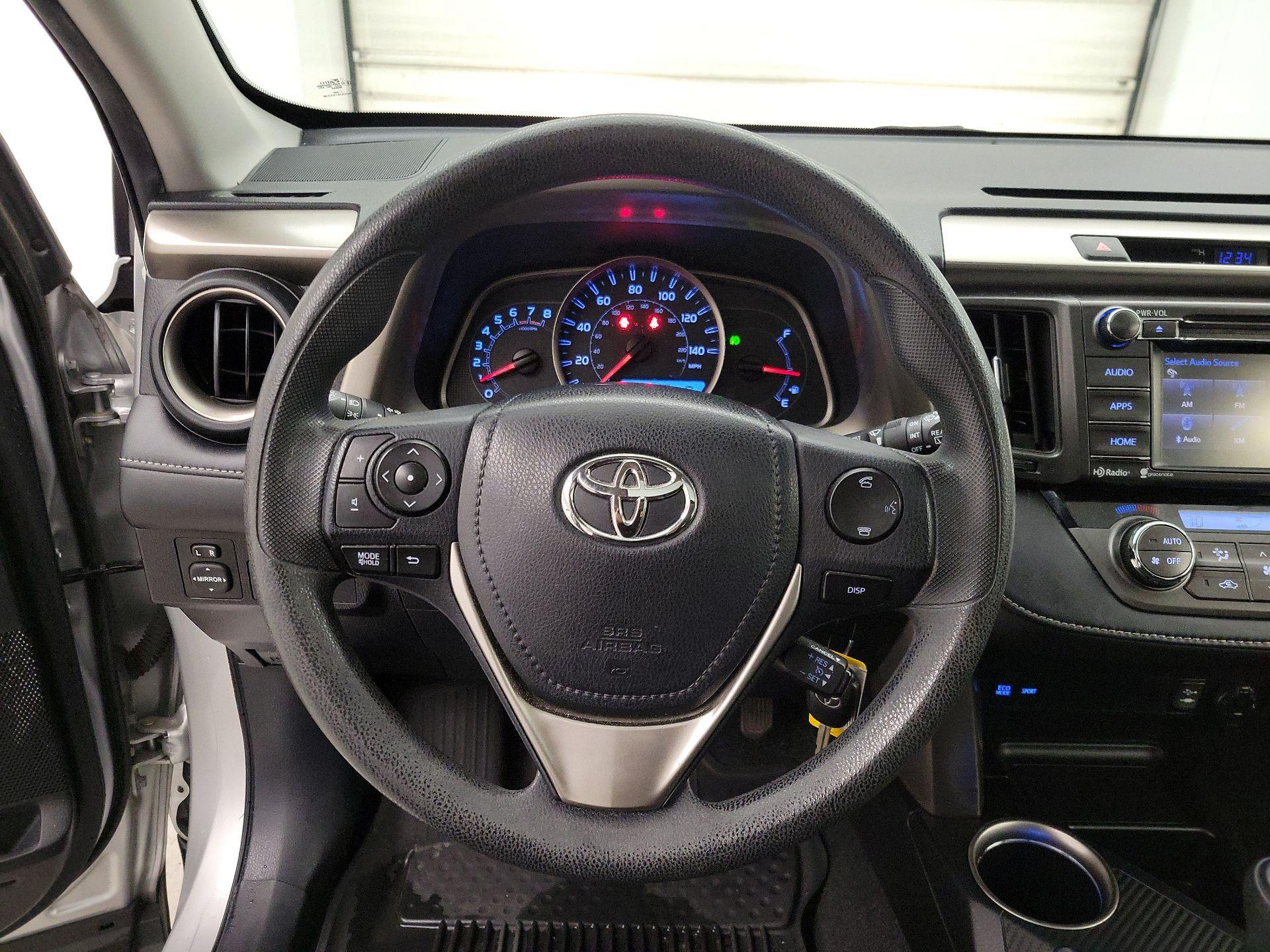 Thumbnail: 2015 Toyota RAV4 - 10