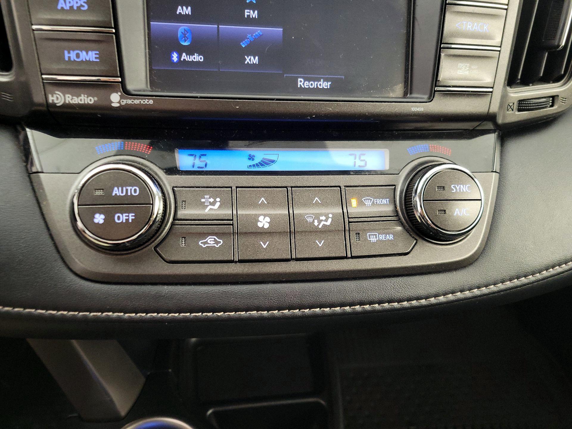 Thumbnail: 2015 Toyota RAV4 - 16