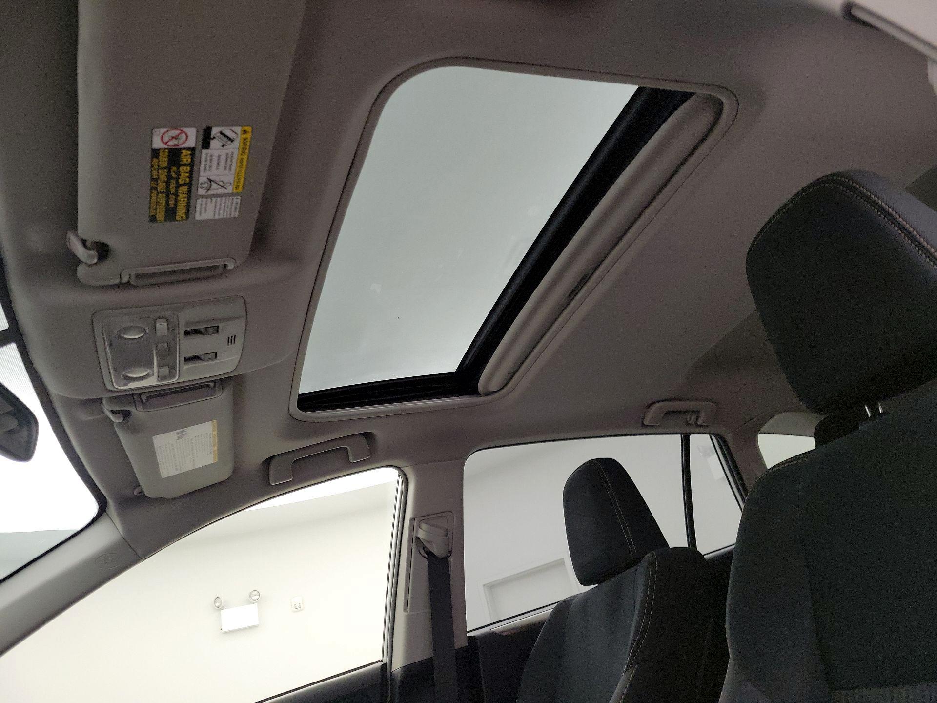 Thumbnail: 2015 Toyota RAV4 - 19