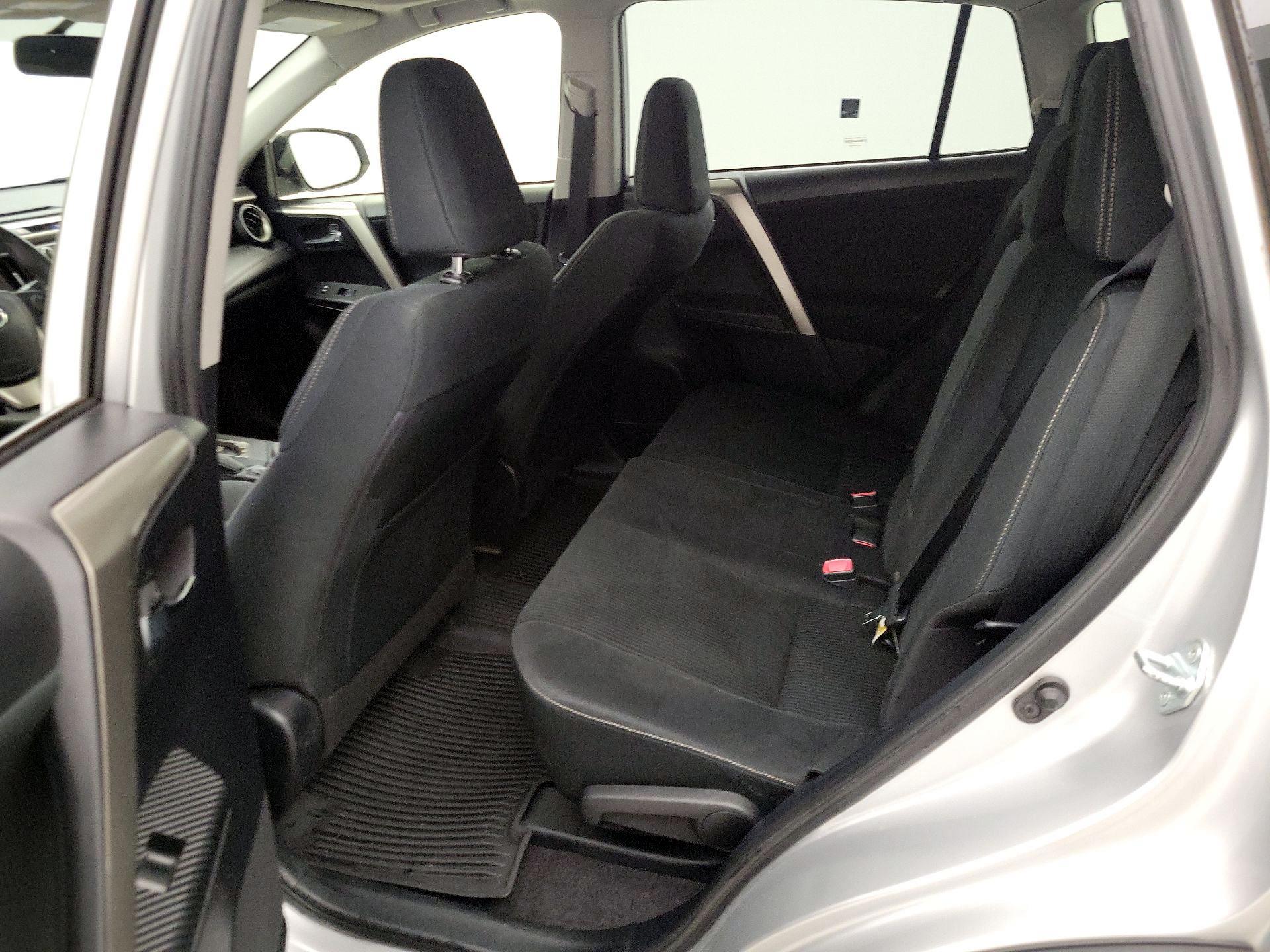 Thumbnail: 2015 Toyota RAV4 - 20