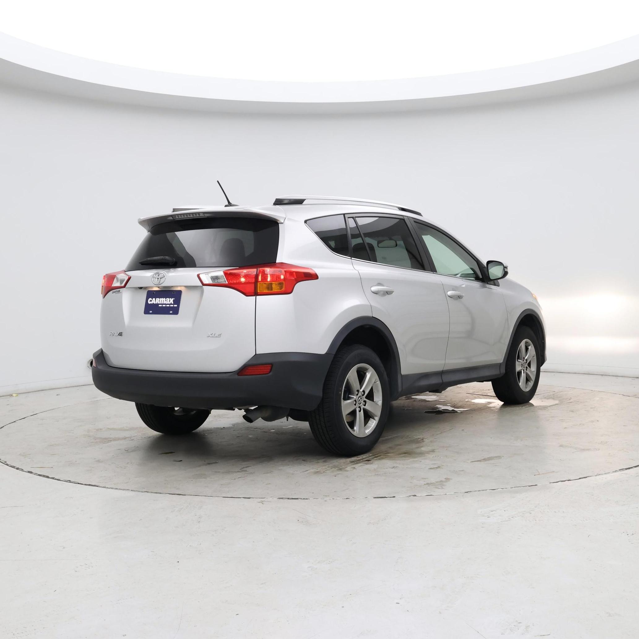 Thumbnail: 2015 Toyota RAV4 - 8