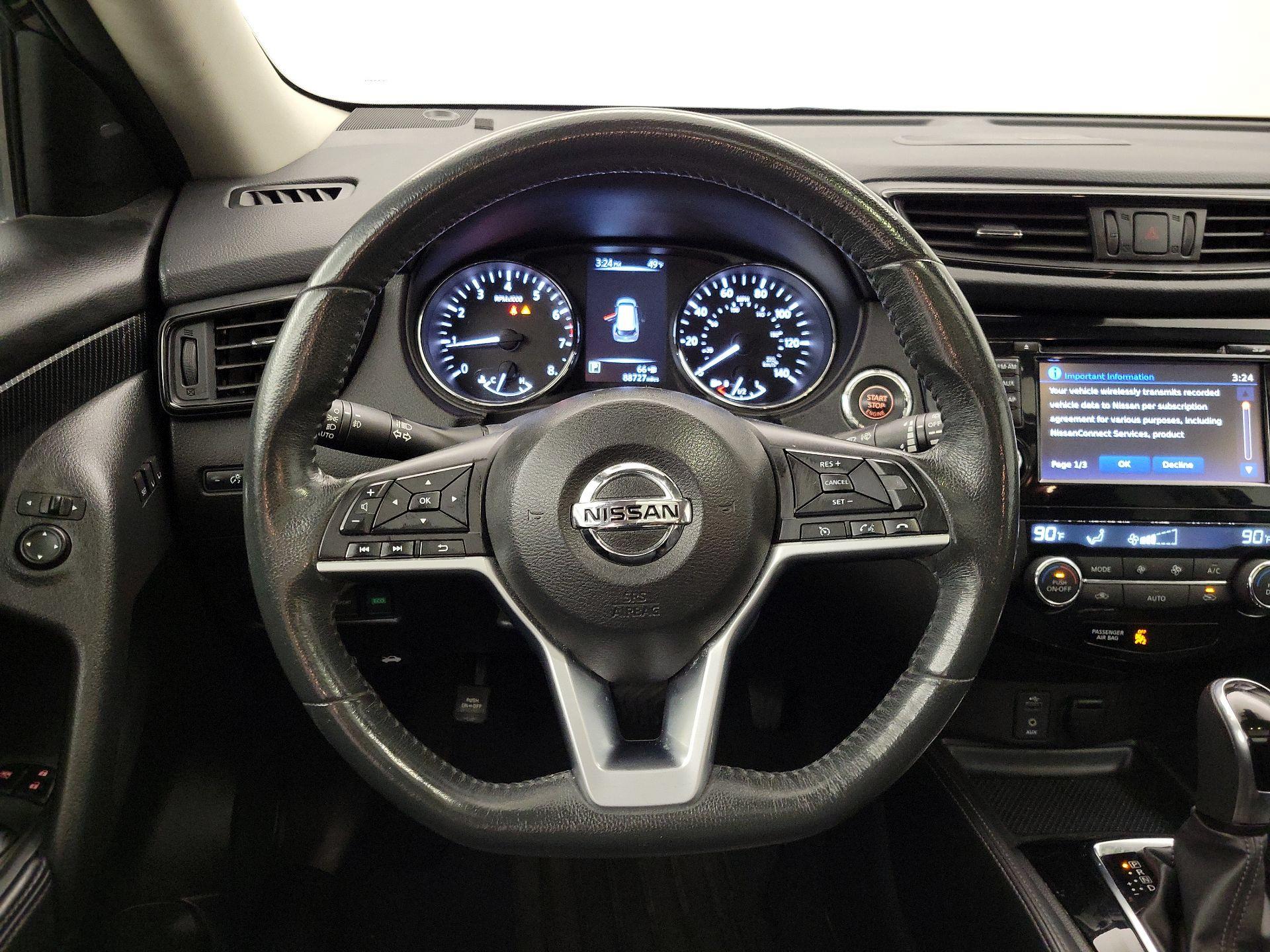 Thumbnail: 2017 Nissan Rogue - 10