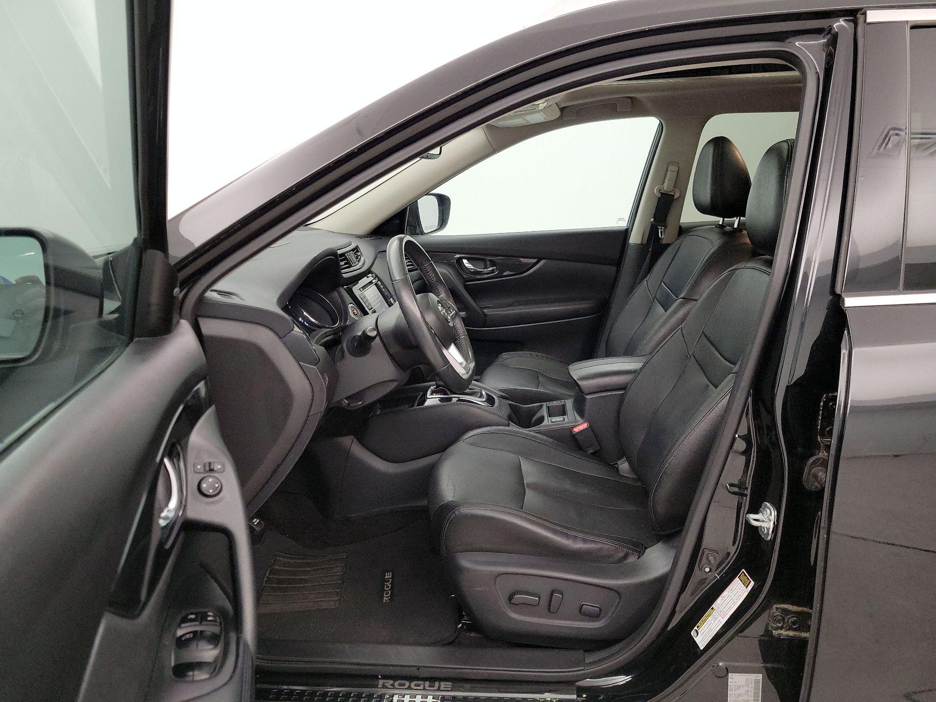 Thumbnail: 2017 Nissan Rogue - 11